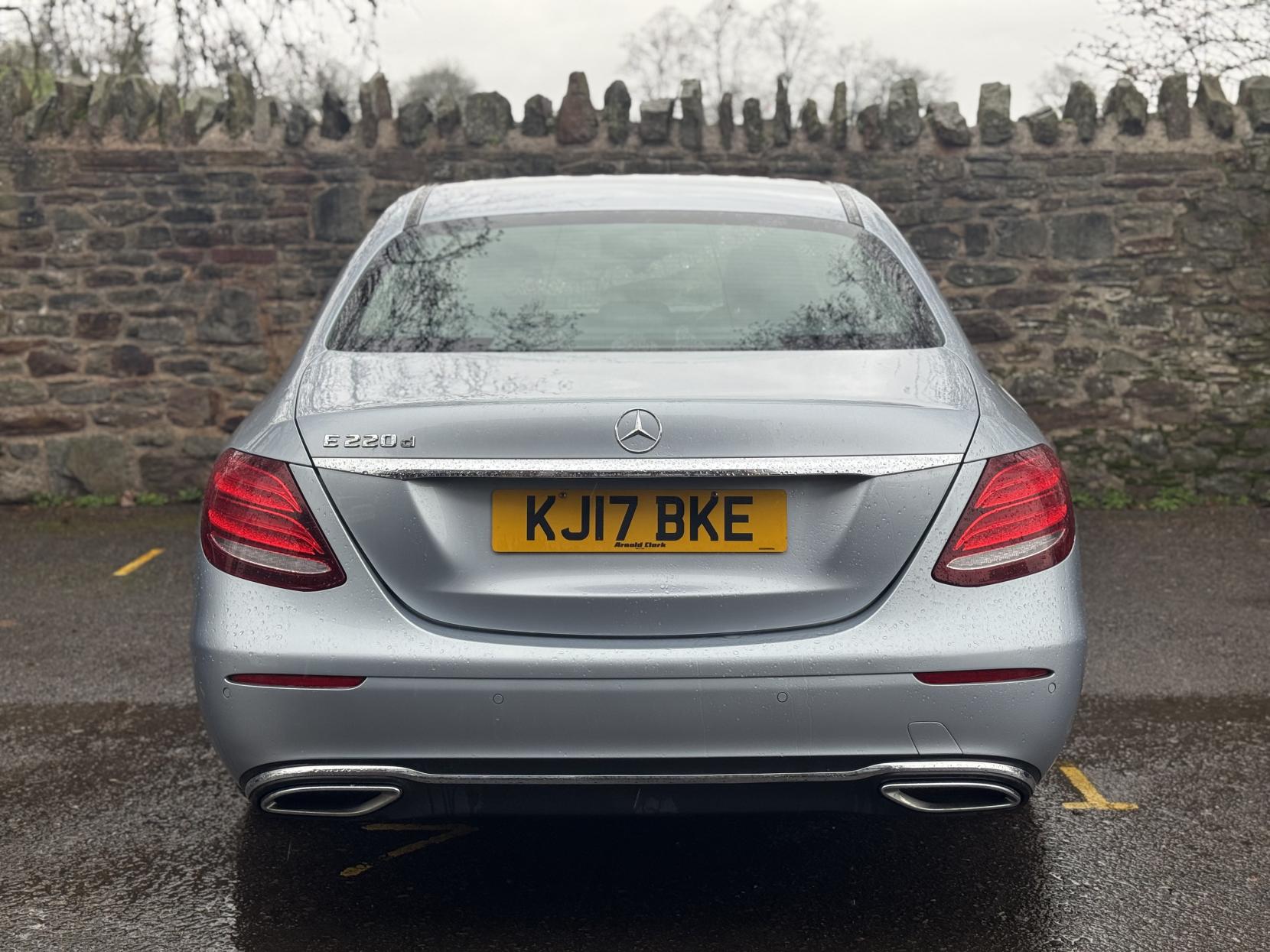 Mercedes-Benz E Class 2.0 E220d SE Saloon 4dr Diesel G-Tronic+ Euro 6 (s/s) (194 ps)