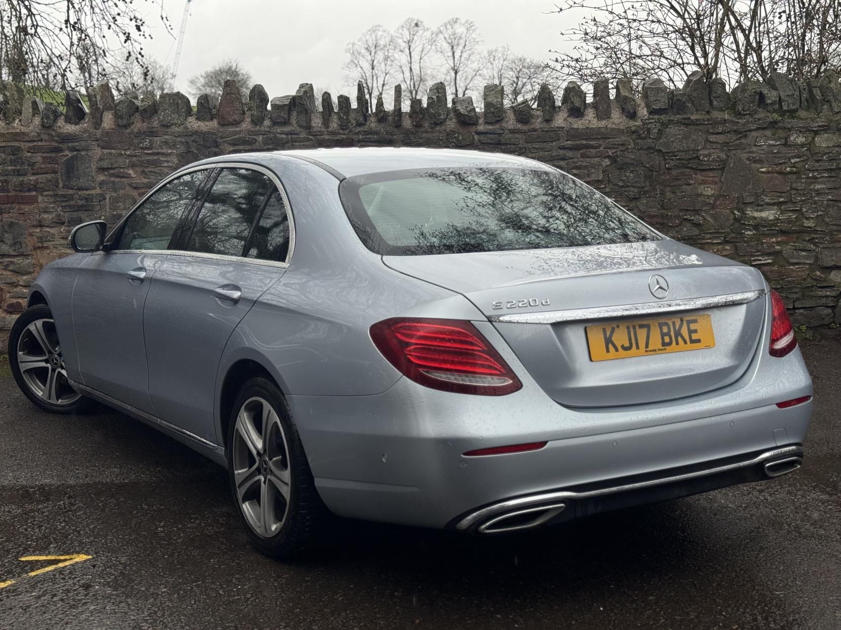 Mercedes-Benz E Class 2.0 E220d SE Saloon 4dr Diesel G-Tronic+ Euro 6 (s/s) (194 ps)