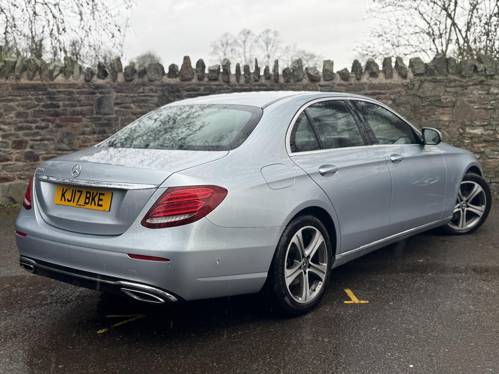 Mercedes-Benz E Class 2.0 E220d SE Saloon 4dr Diesel G-Tronic+ Euro 6 (s/s) (194 ps)