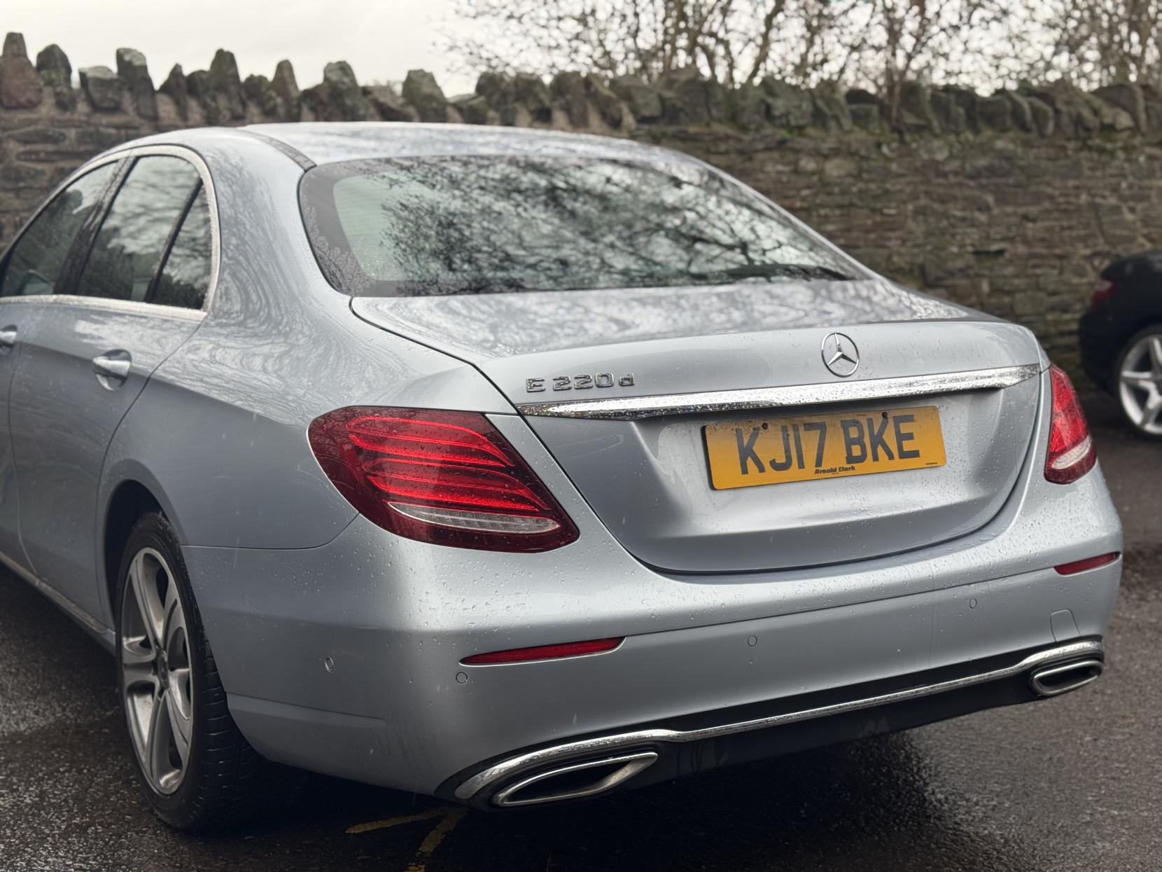 Mercedes-Benz E Class 2.0 E220d SE Saloon 4dr Diesel G-Tronic+ Euro 6 (s/s) (194 ps)