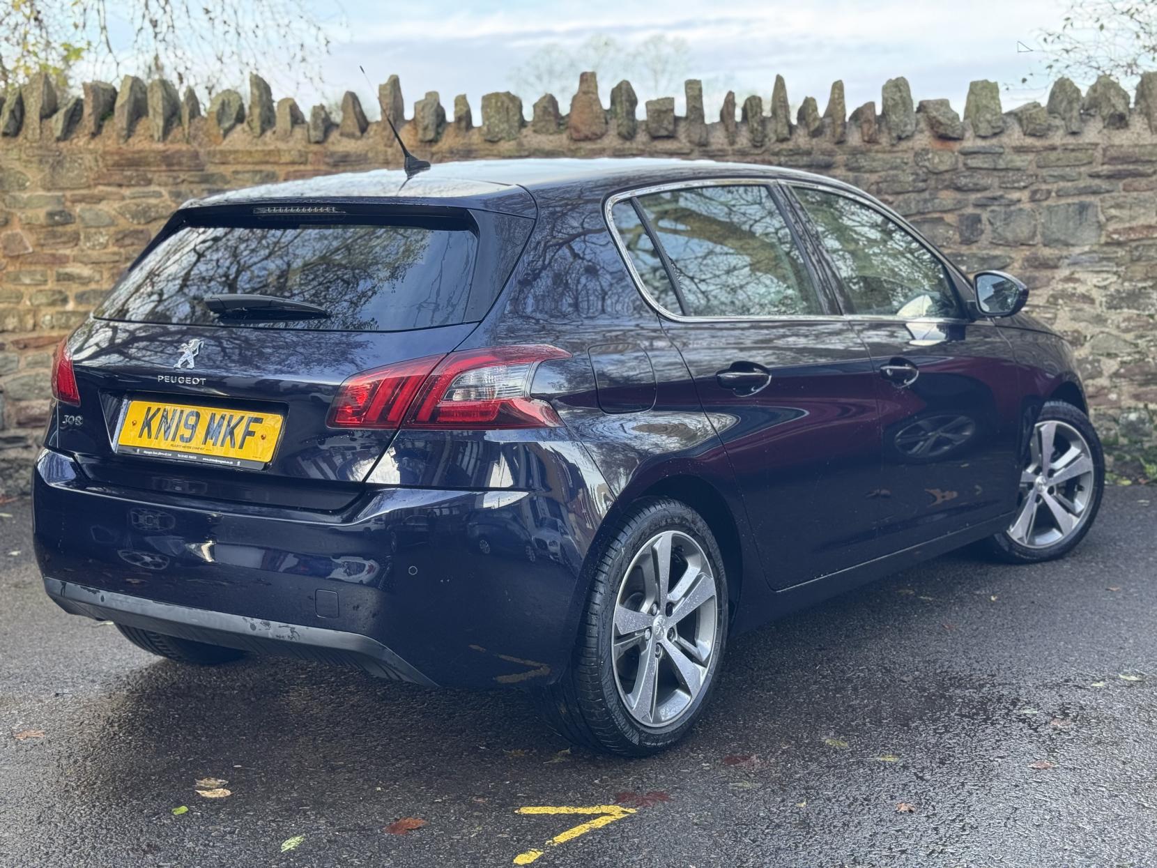 Peugeot 308 1.2 PureTech GPF Allure Hatchback 5dr Petrol Manual Euro 6 (s/s) (130 ps)