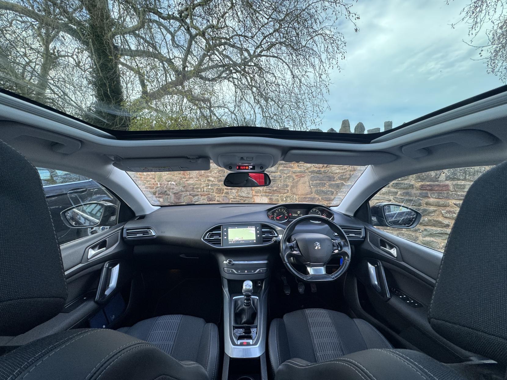 Peugeot 308 1.2 PureTech GPF Allure Hatchback 5dr Petrol Manual Euro 6 (s/s) (130 ps)