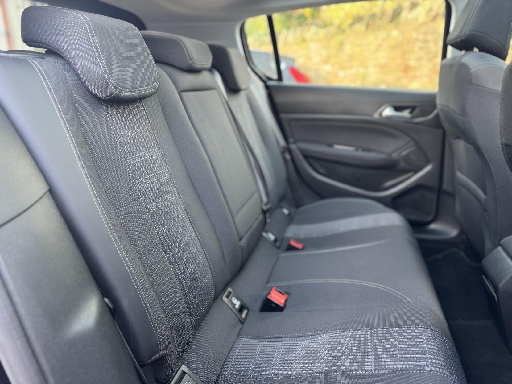 Peugeot 308 1.2 PureTech GPF Allure Hatchback 5dr Petrol Manual Euro 6 (s/s) (130 ps)