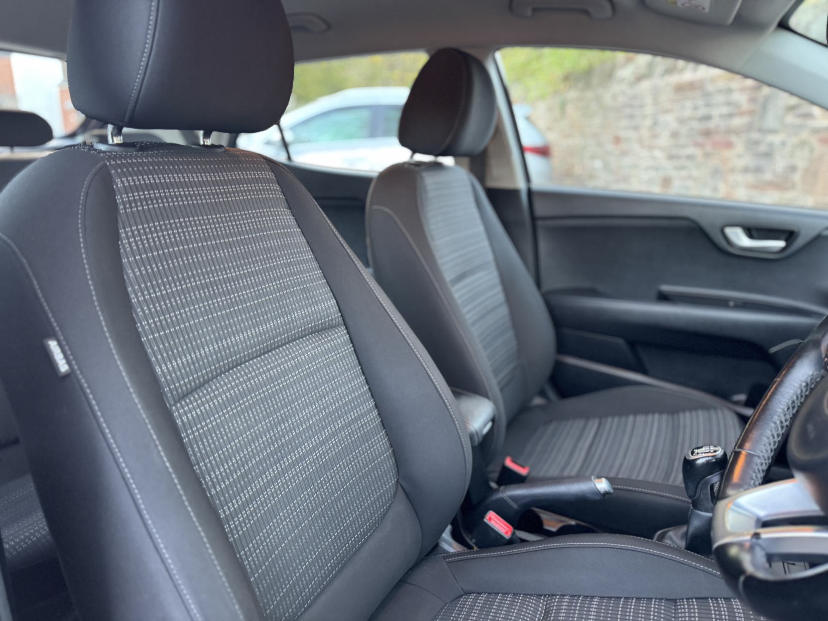 Kia Stonic 1.0 T-GDi 2 GPF SUV 5dr Petrol Manual Euro 6 (s/s) (118 bhp)