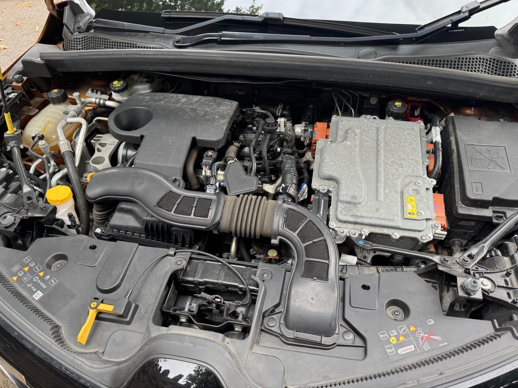 Renault Captur 1.6 E-TECH S Edition SUV 5dr Petrol Hybrid Auto Euro 6 (s/s) (145 ps)