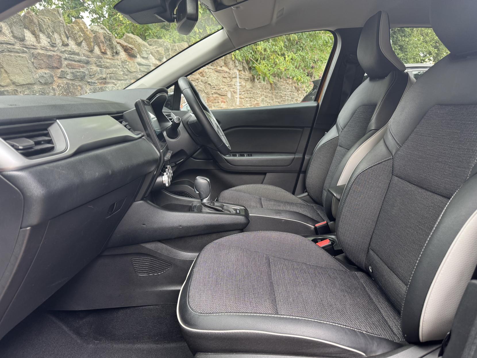 Renault Captur 1.6 E-TECH S Edition SUV 5dr Petrol Hybrid Auto Euro 6 (s/s) (145 ps)