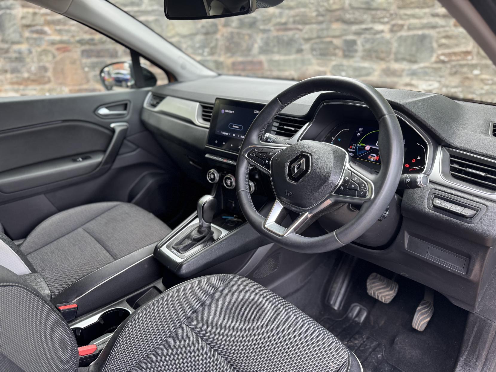 Renault Captur 1.6 E-TECH S Edition SUV 5dr Petrol Hybrid Auto Euro 6 (s/s) (145 ps)