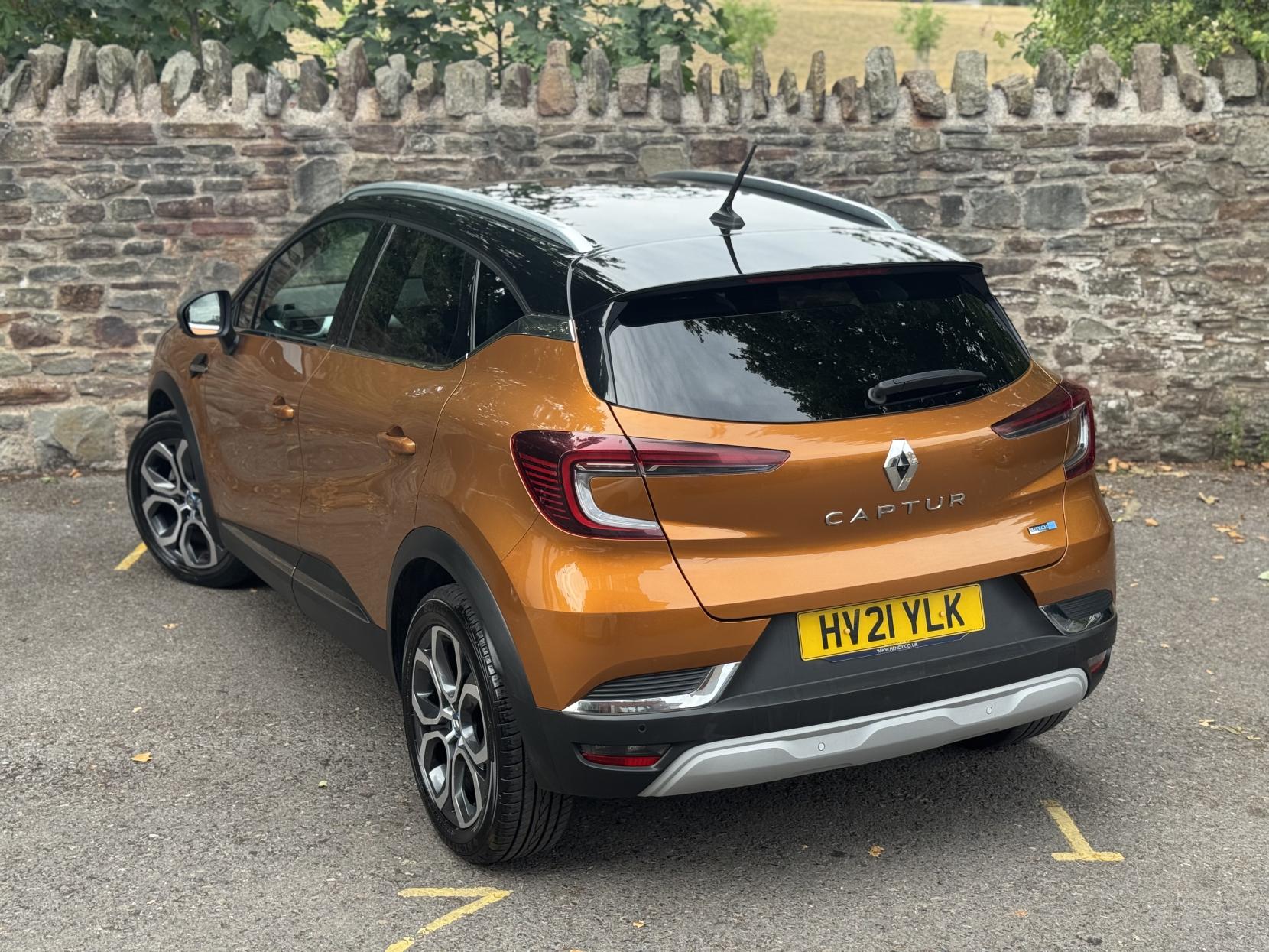 Renault Captur 1.6 E-TECH S Edition SUV 5dr Petrol Hybrid Auto Euro 6 (s/s) (145 ps)