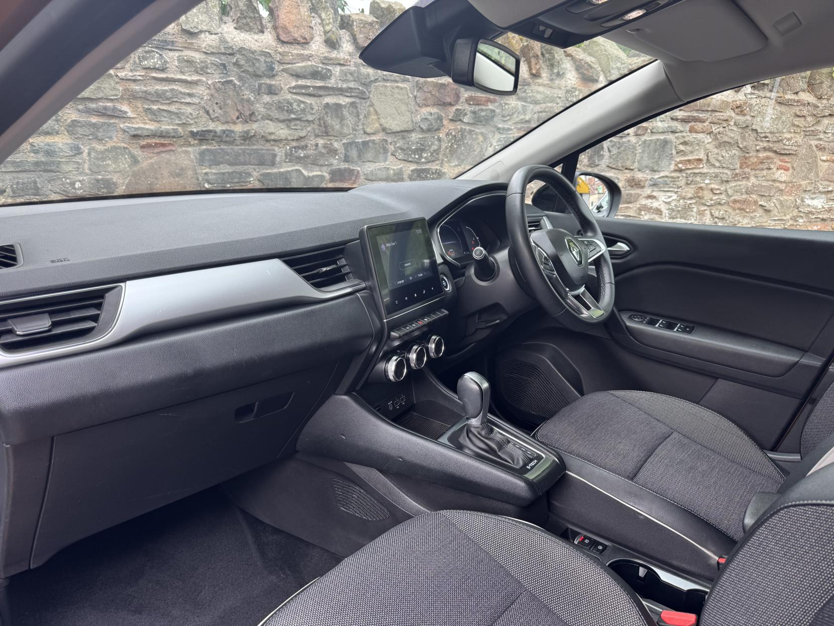 Renault Captur 1.6 E-TECH S Edition SUV 5dr Petrol Hybrid Auto Euro 6 (s/s) (145 ps)