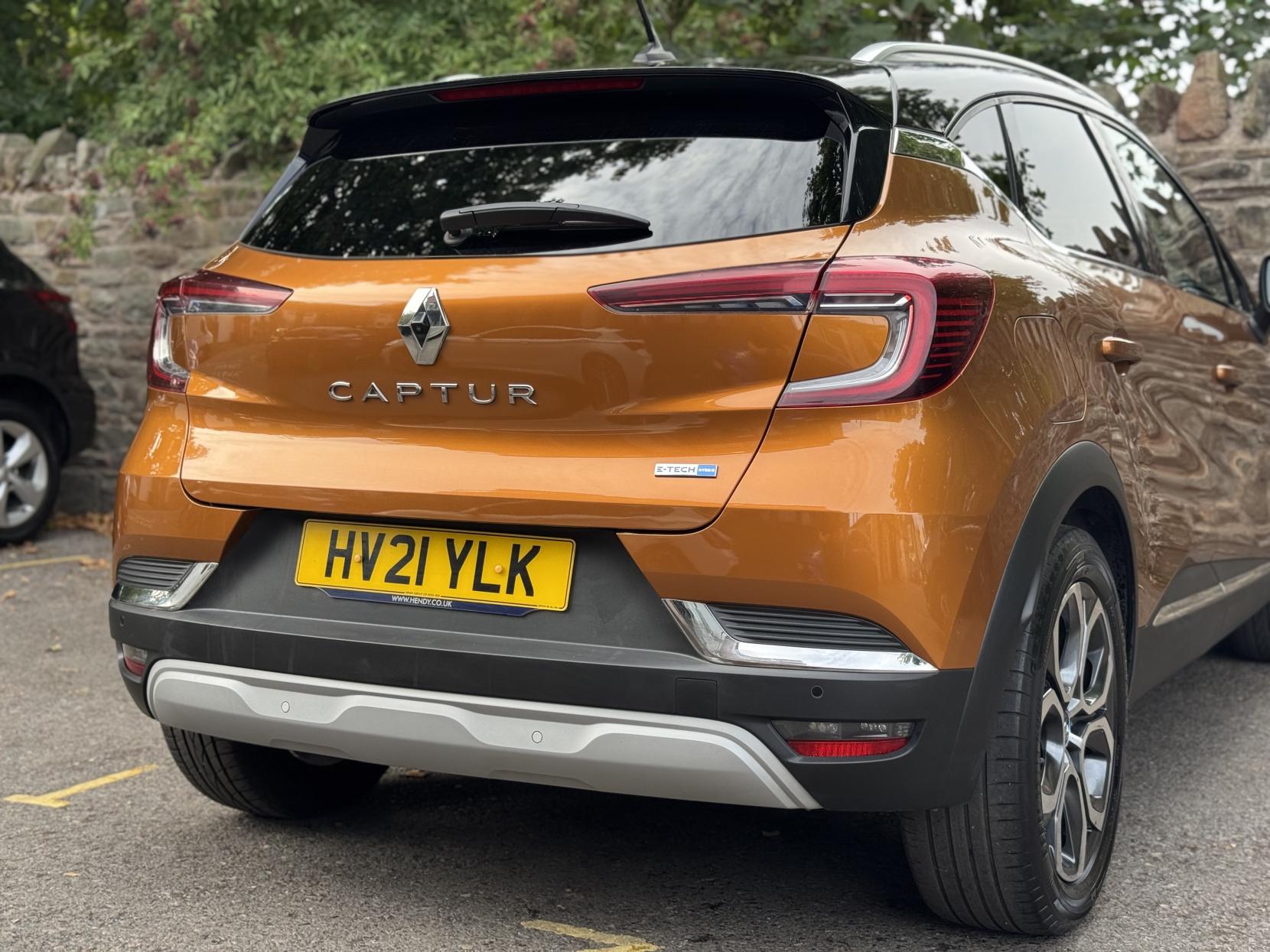 Renault Captur 1.6 E-TECH S Edition SUV 5dr Petrol Hybrid Auto Euro 6 (s/s) (145 ps)