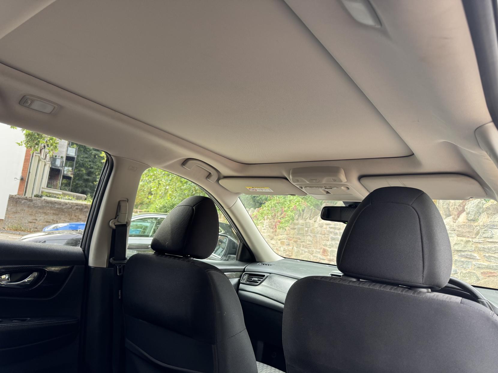 Nissan X-Trail 1.6 dCi N-Connecta SUV 5dr Diesel XTRON Euro 6 (s/s) (130 ps)