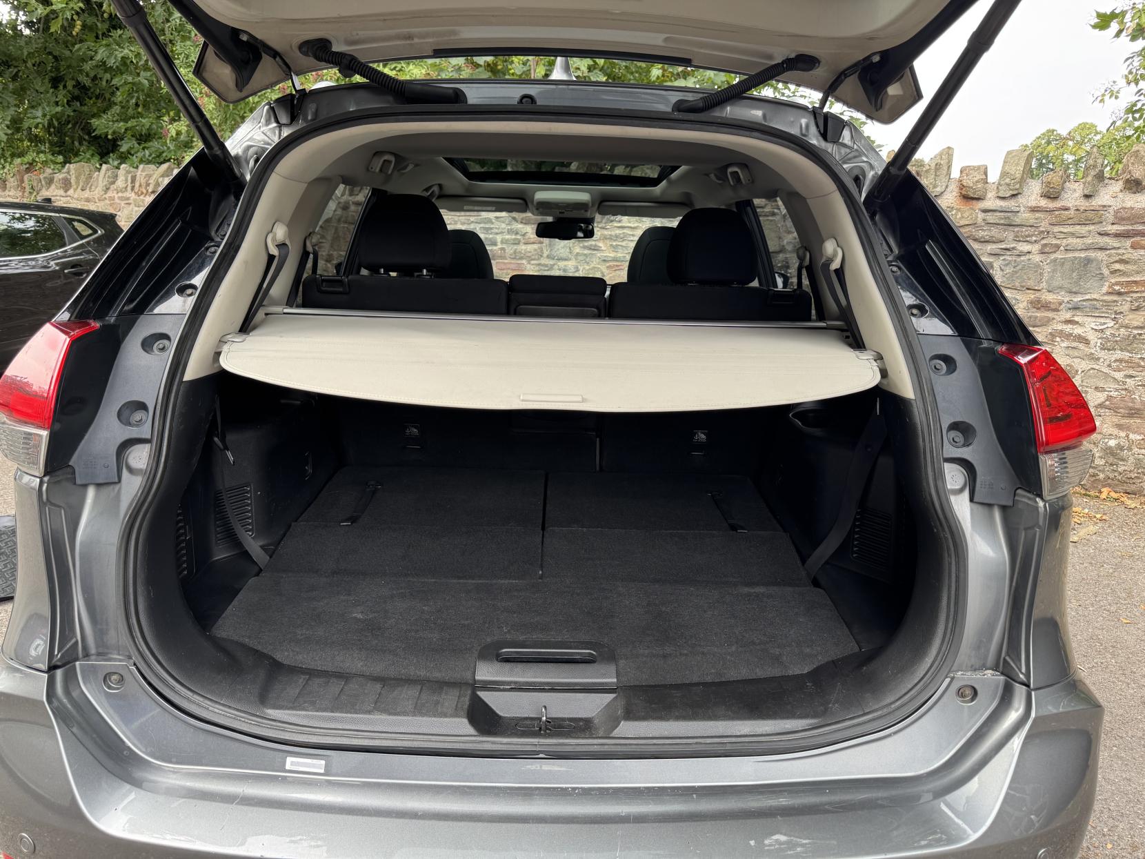 Nissan X-Trail 1.6 dCi N-Connecta SUV 5dr Diesel XTRON Euro 6 (s/s) (130 ps)