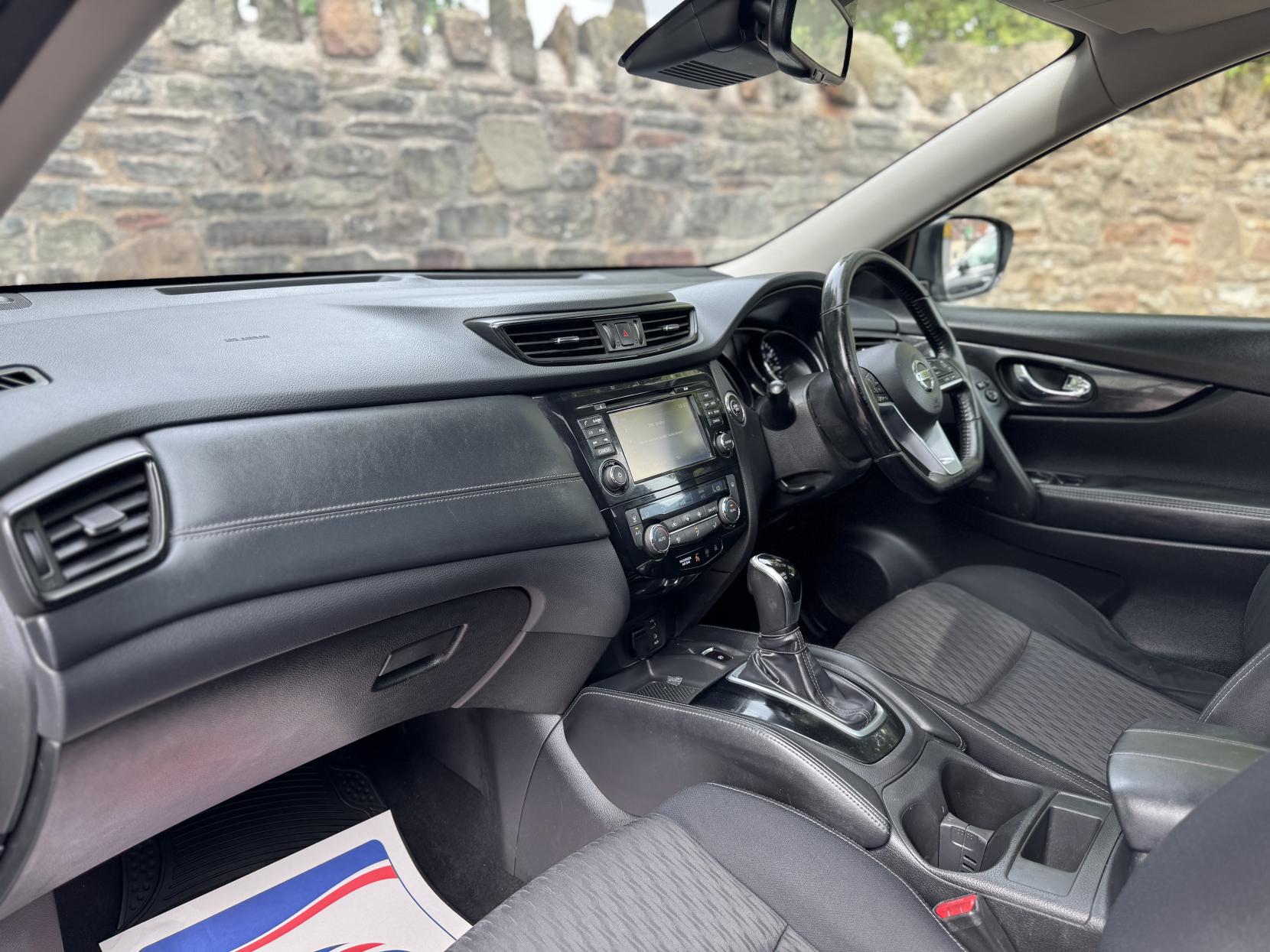 Nissan X-Trail 1.6 dCi N-Connecta SUV 5dr Diesel XTRON Euro 6 (s/s) (130 ps)
