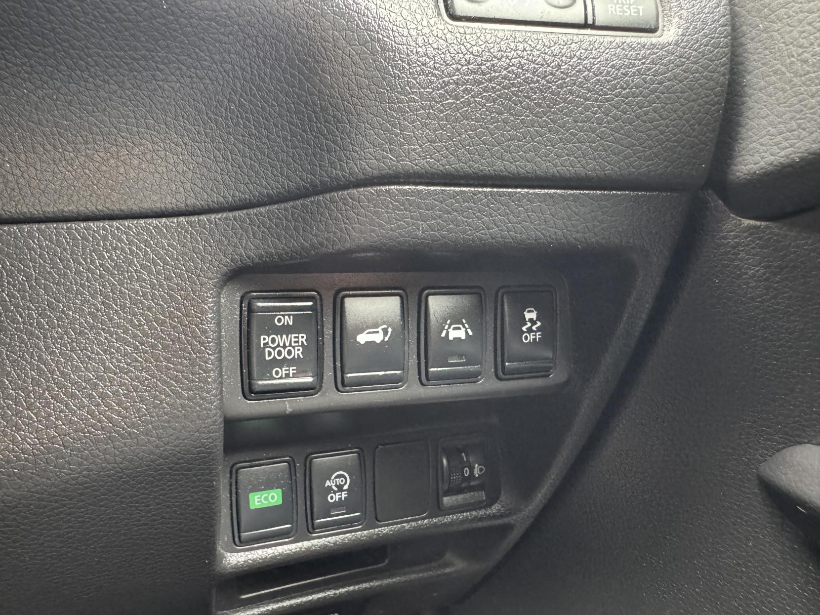Nissan X-Trail 1.6 dCi N-Connecta SUV 5dr Diesel XTRON Euro 6 (s/s) (130 ps)