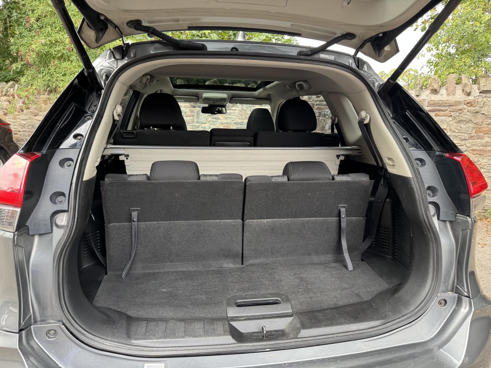 Nissan X-Trail 1.6 dCi N-Connecta SUV 5dr Diesel XTRON Euro 6 (s/s) (130 ps)