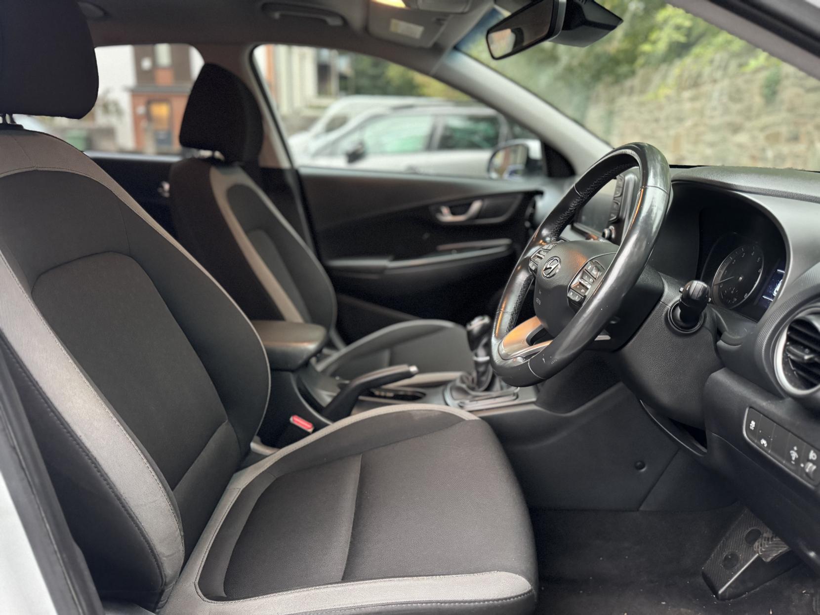 Hyundai KONA 1.0 T-GDi Blue Drive Premium SUV 5dr Petrol Manual Euro 6 (s/s) (120 ps)