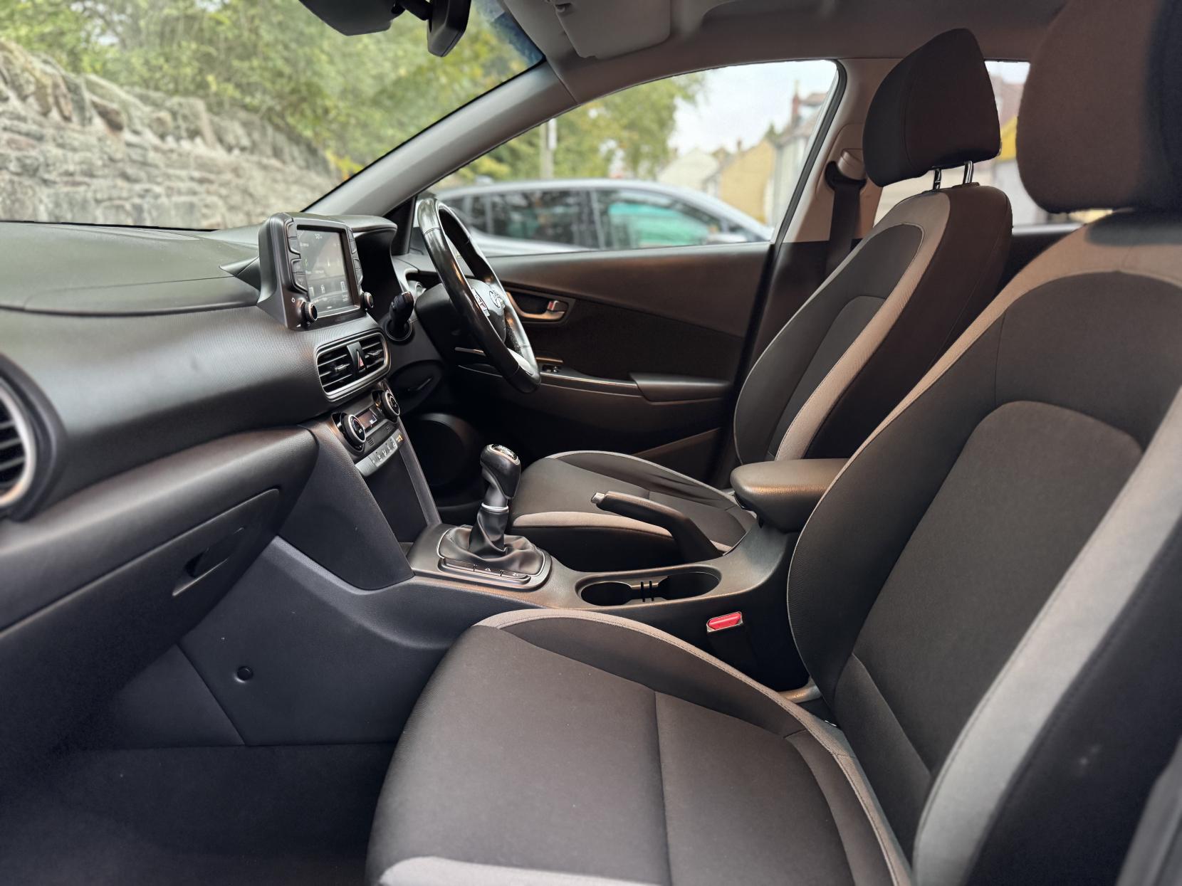 Hyundai KONA 1.0 T-GDi Blue Drive Premium SUV 5dr Petrol Manual Euro 6 (s/s) (120 ps)