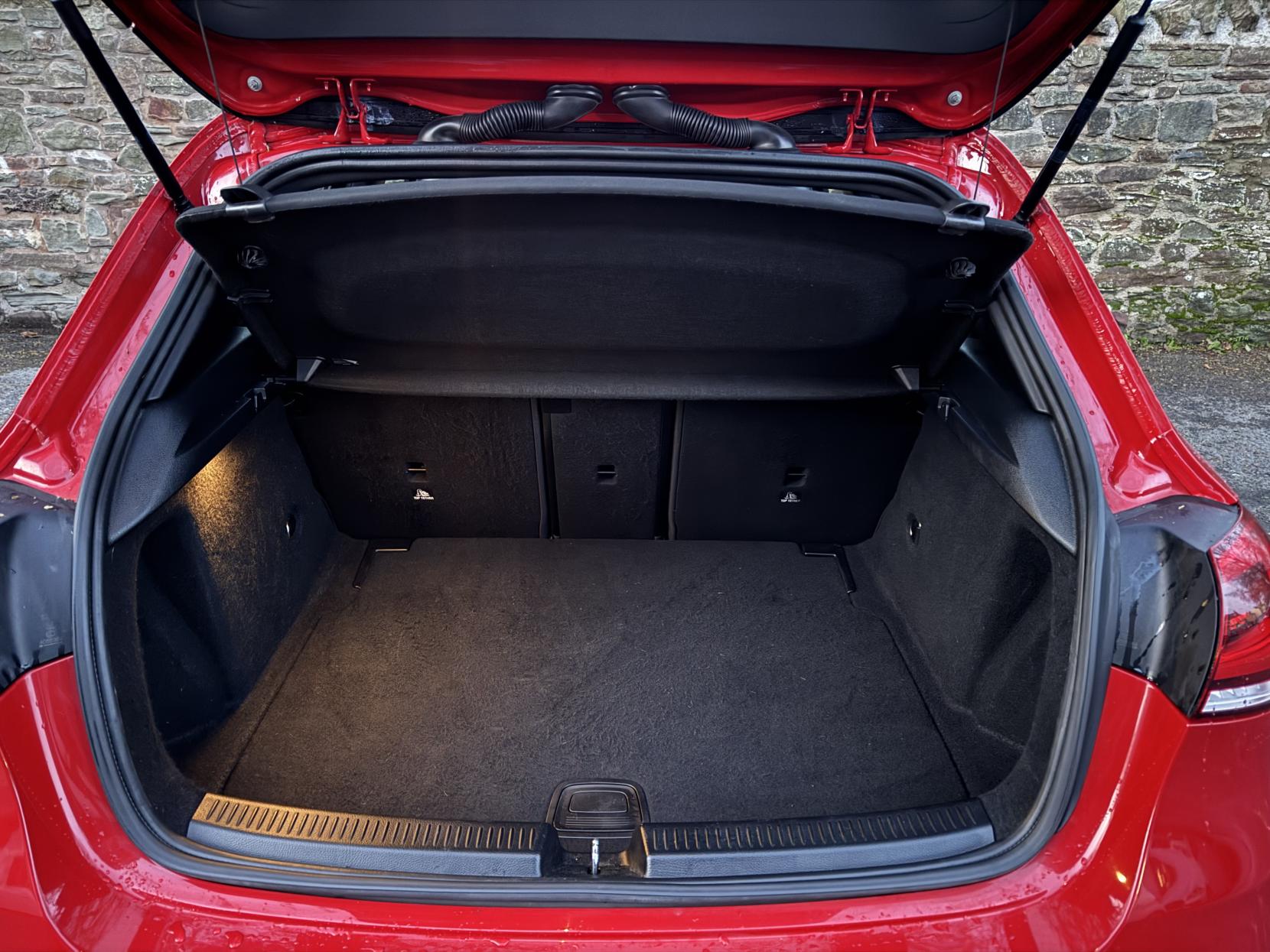 Mercedes-Benz A Class 1.5 A180d AMG Line (Executive) Hatchback 5dr Diesel 7G-DCT Euro 6 (s/s) (116 ps)