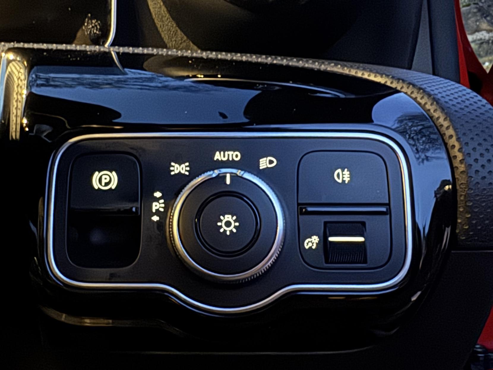 Mercedes-Benz A Class 1.5 A180d AMG Line (Executive) Hatchback 5dr Diesel 7G-DCT Euro 6 (s/s) (116 ps)