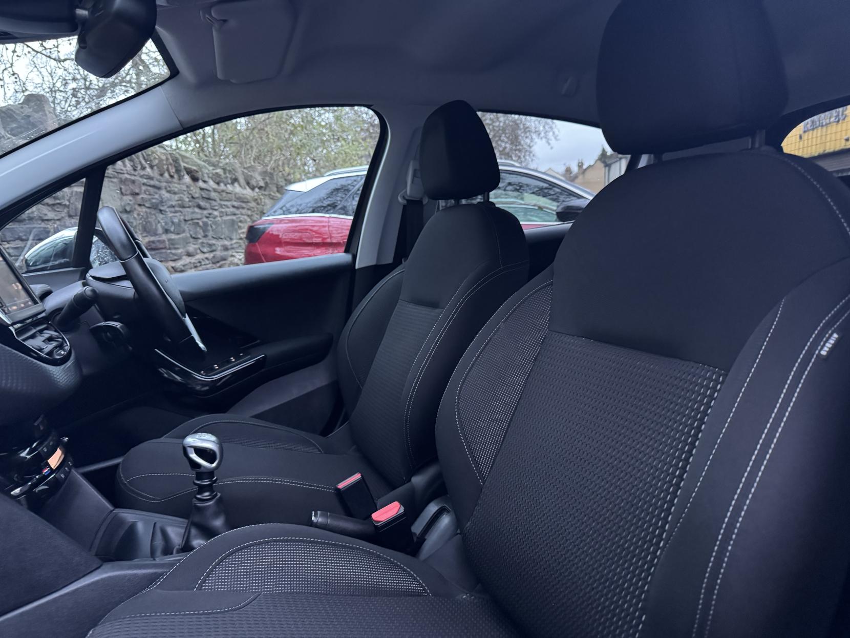 Peugeot 208 1.2 PureTech Tech Edition Hatchback 5dr Petrol Manual Euro 6 (s/s) (110 ps)