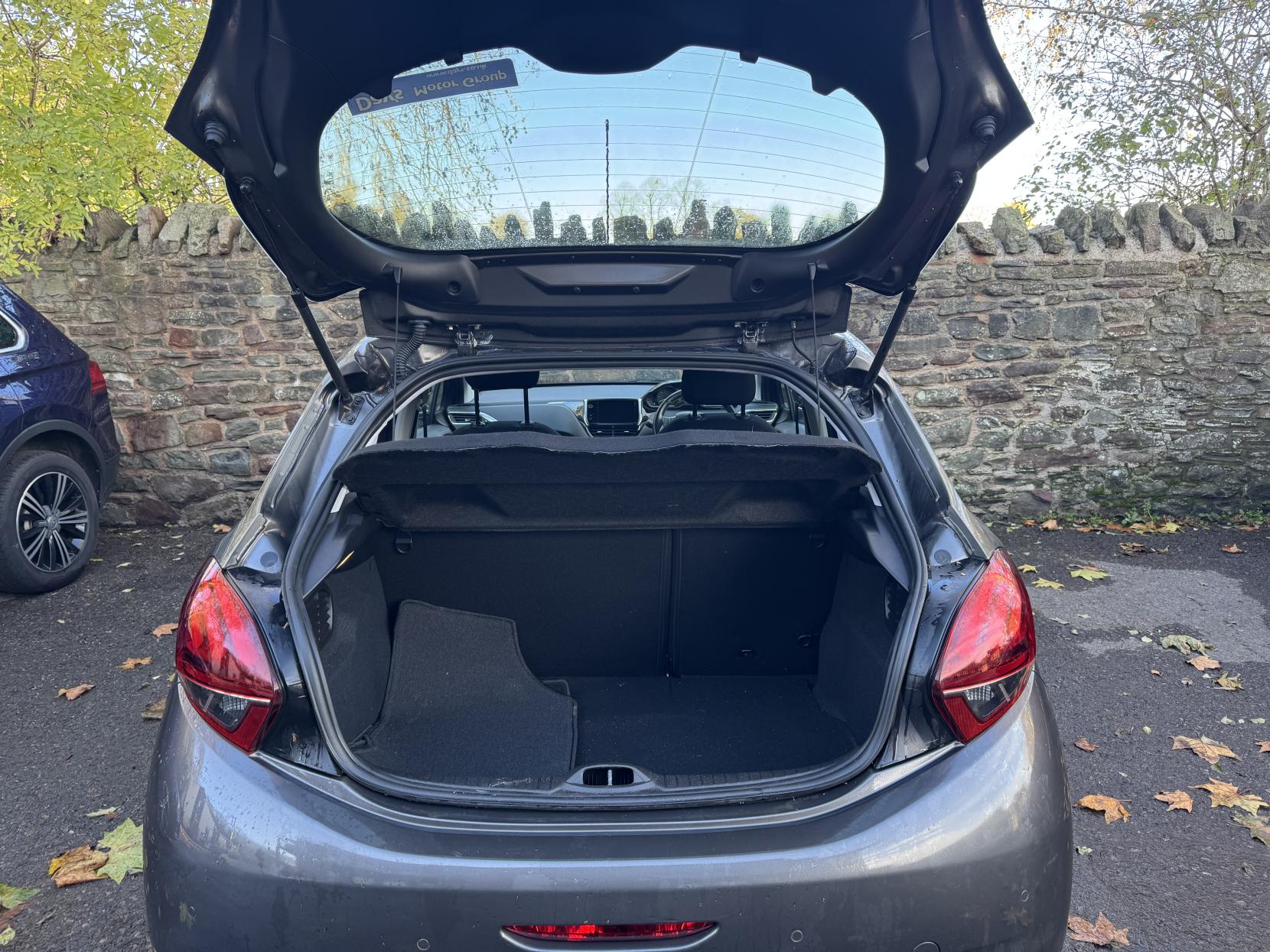 Peugeot 208 1.2 PureTech Tech Edition Hatchback 5dr Petrol Manual Euro 6 (s/s) (110 ps)