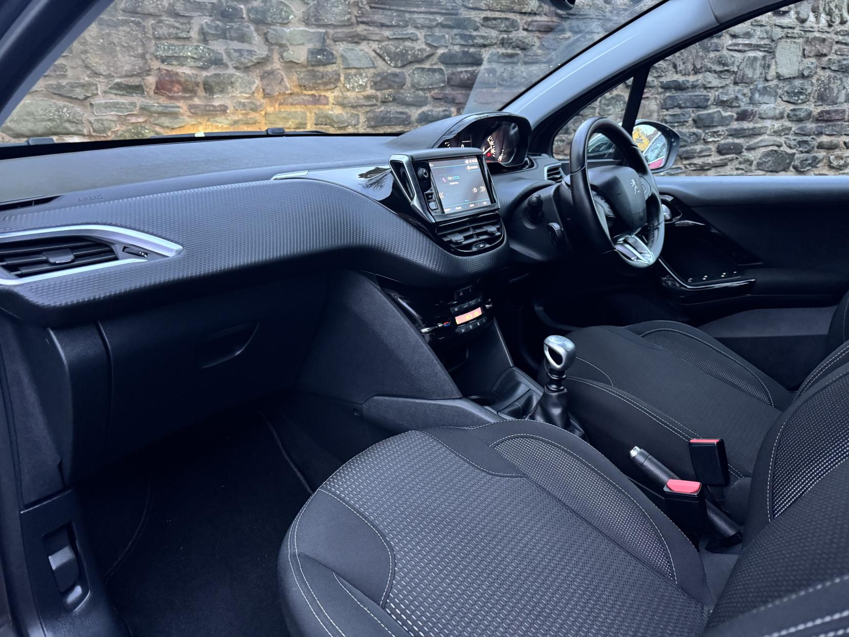 Peugeot 208 1.2 PureTech Tech Edition Hatchback 5dr Petrol Manual Euro 6 (s/s) (110 ps)