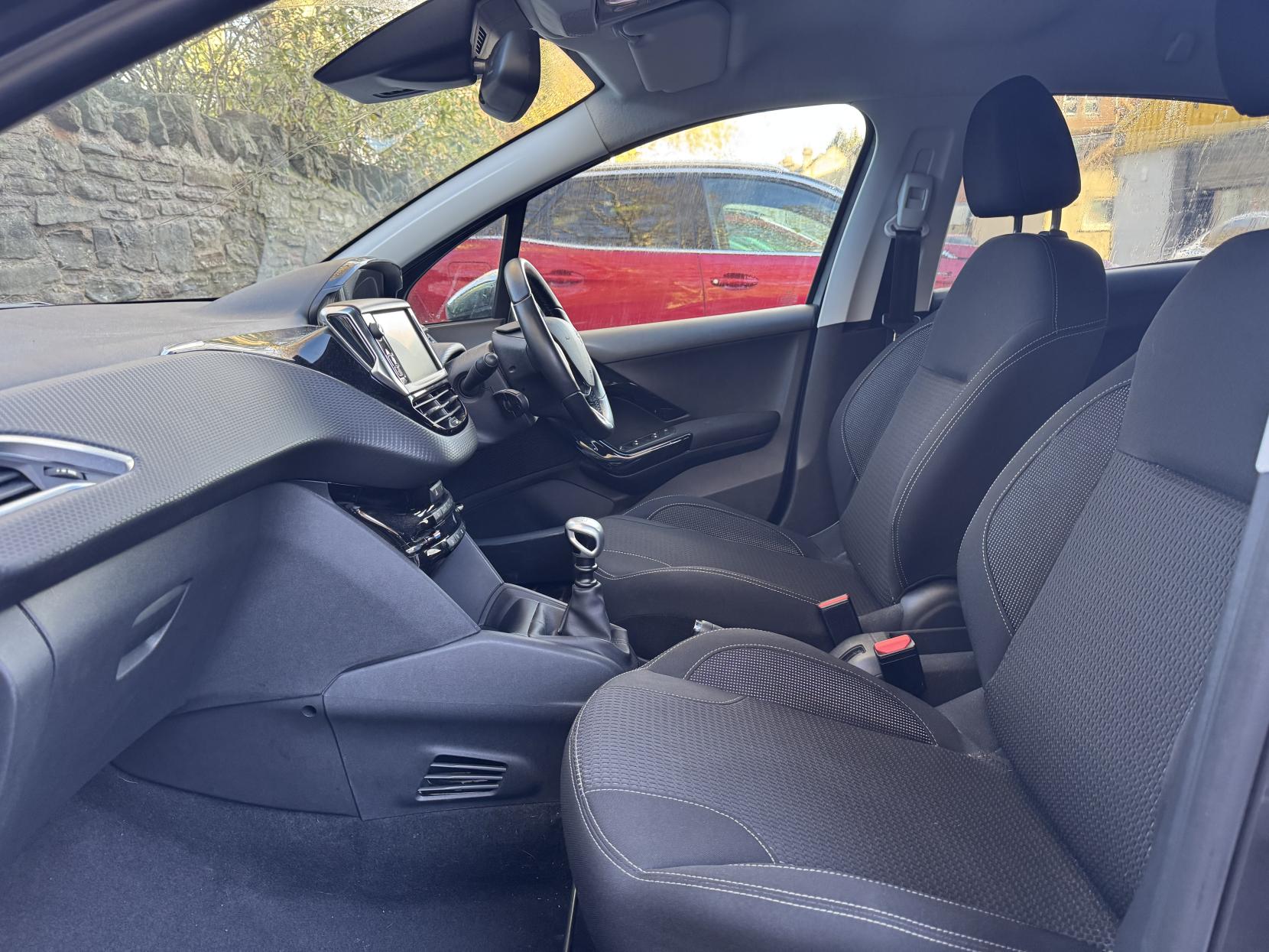 Peugeot 208 1.2 PureTech Tech Edition Hatchback 5dr Petrol Manual Euro 6 (s/s) (110 ps)