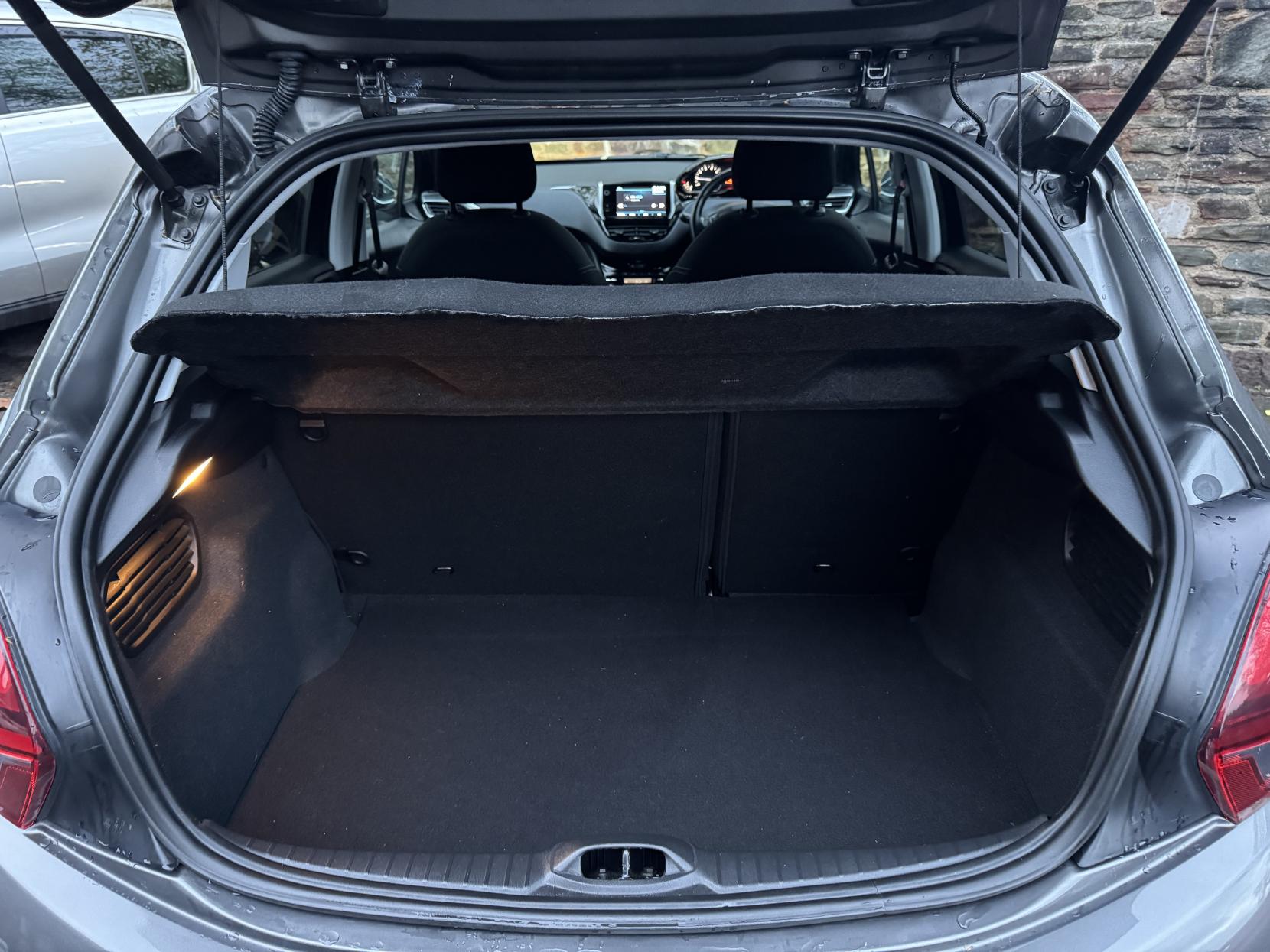 Peugeot 208 1.2 PureTech Tech Edition Hatchback 5dr Petrol Manual Euro 6 (s/s) (110 ps)