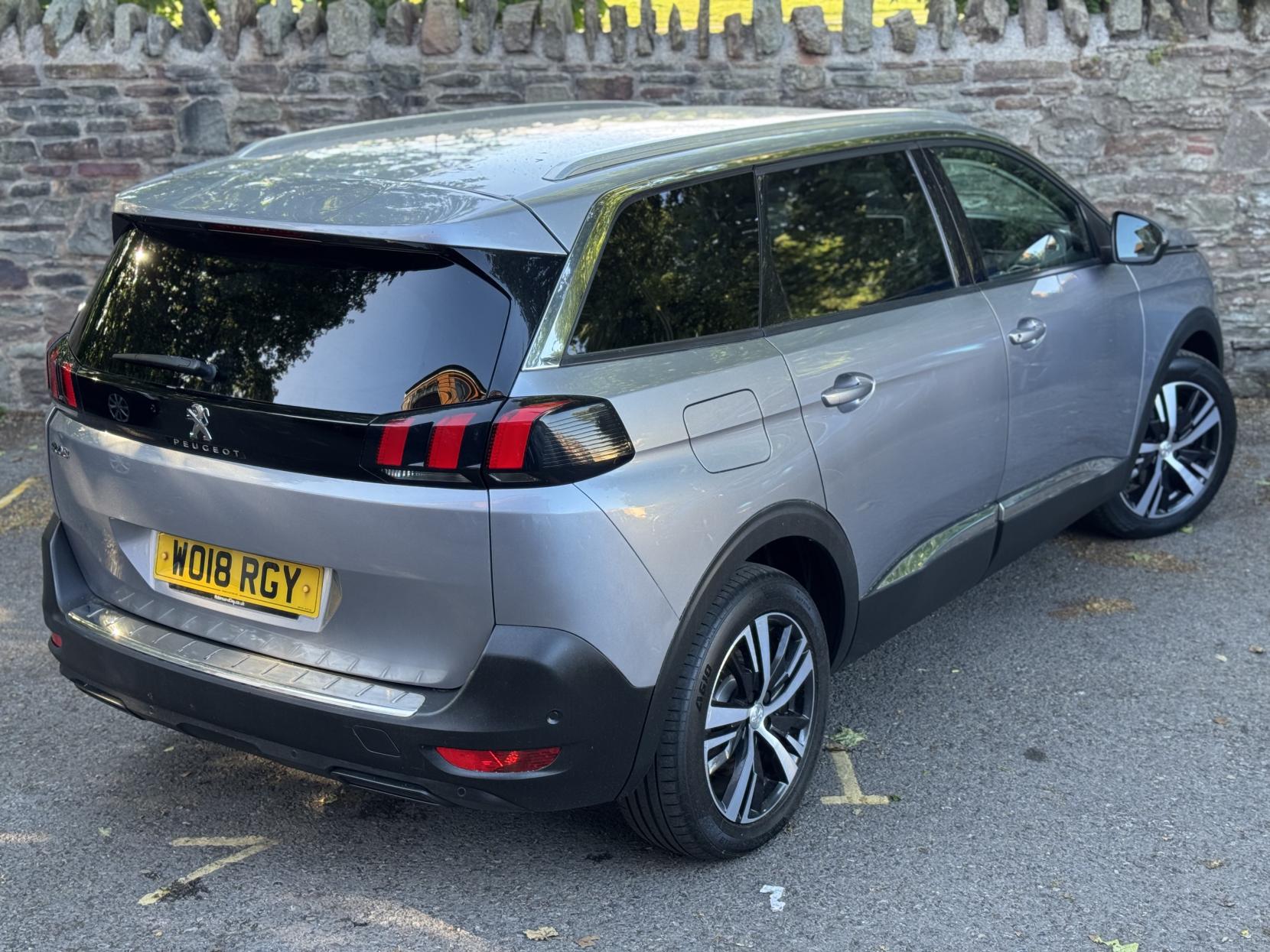 Peugeot 5008 1.2 PureTech Allure SUV 5dr Petrol Manual Euro 6 (s/s) (130 ps)