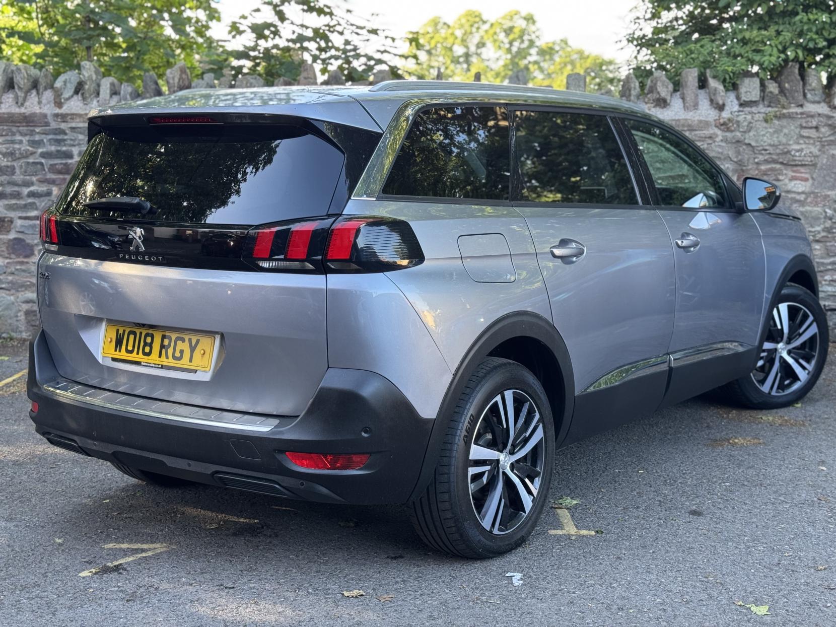 Peugeot 5008 1.2 PureTech Allure SUV 5dr Petrol Manual Euro 6 (s/s) (130 ps)