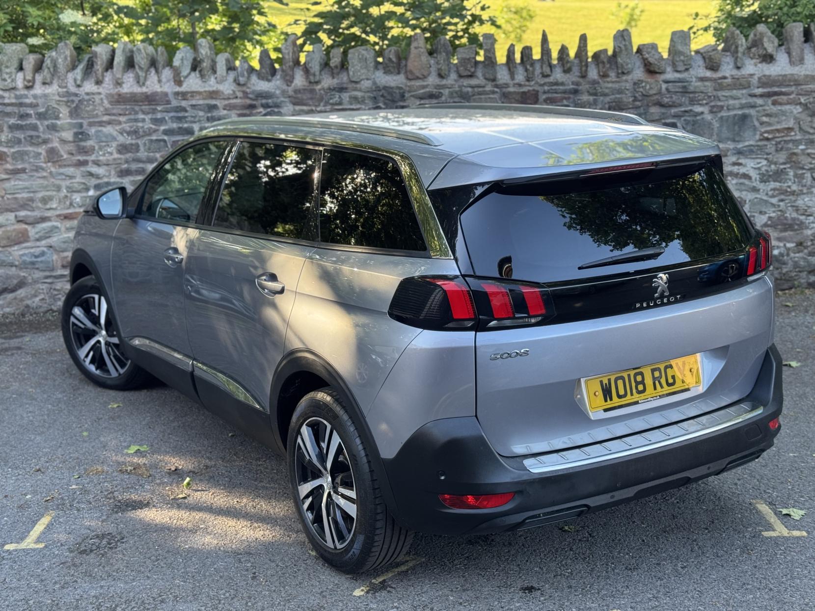 Peugeot 5008 1.2 PureTech Allure SUV 5dr Petrol Manual Euro 6 (s/s) (130 ps)