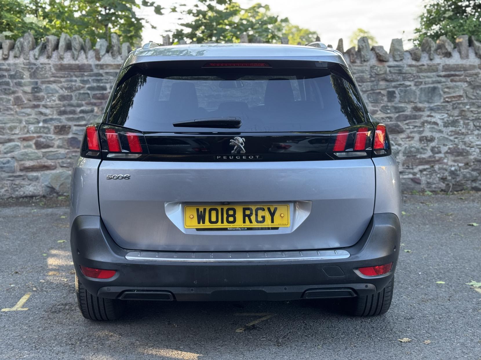 Peugeot 5008 1.2 PureTech Allure SUV 5dr Petrol Manual Euro 6 (s/s) (130 ps)