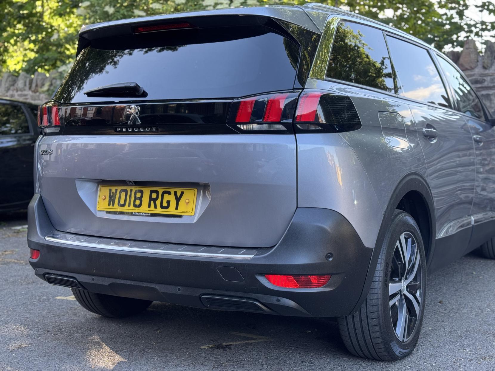 Peugeot 5008 1.2 PureTech Allure SUV 5dr Petrol Manual Euro 6 (s/s) (130 ps)