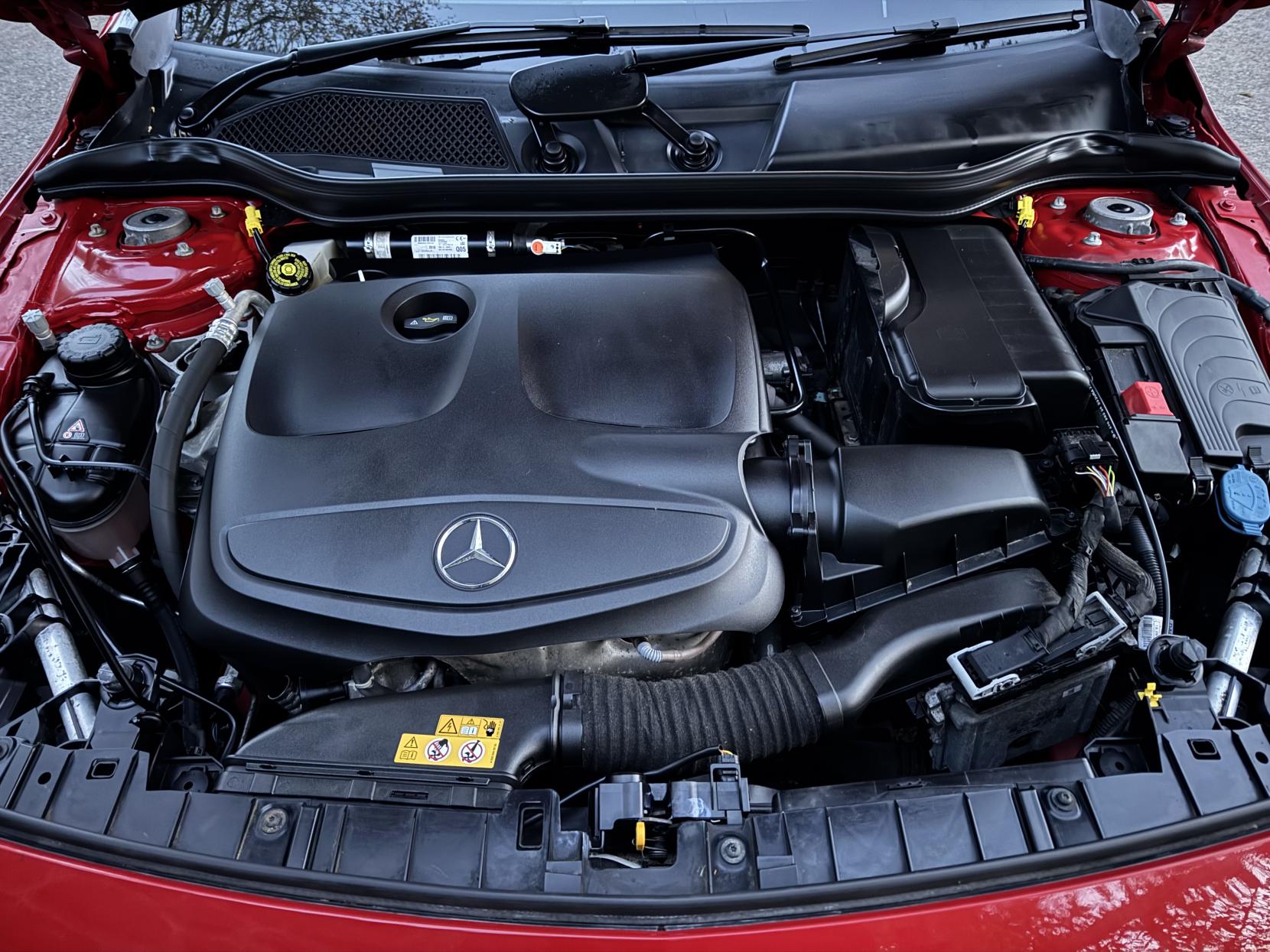 Mercedes-Benz GLA 1.6 GLA200 SE (Executive) SUV 5dr Petrol Manual Euro 6 (s/s) (156 ps)