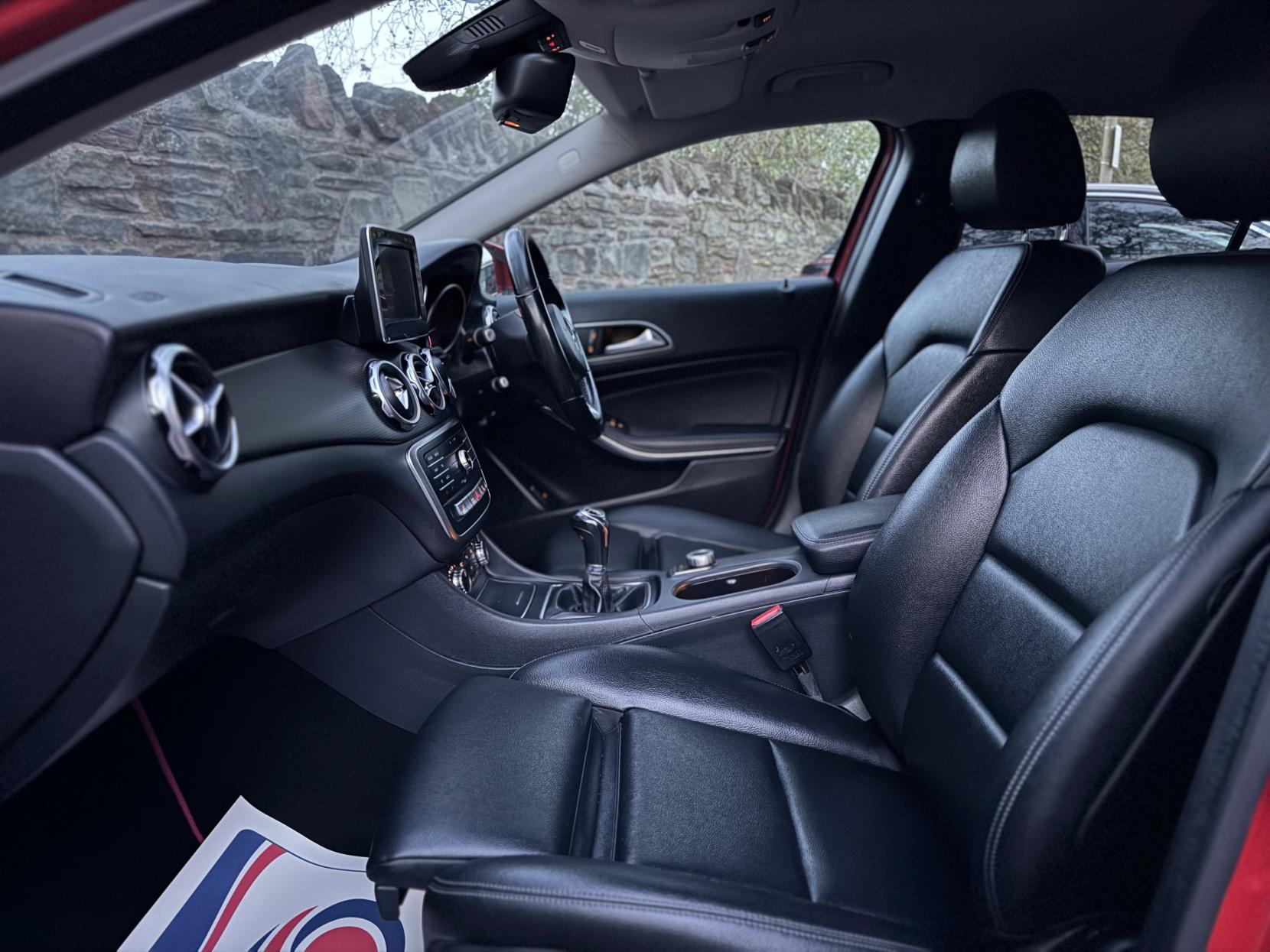 Mercedes-Benz GLA 1.6 GLA200 SE (Executive) SUV 5dr Petrol Manual Euro 6 (s/s) (156 ps)