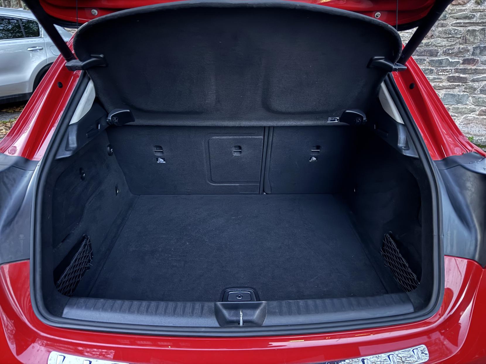 Mercedes-Benz GLA 1.6 GLA200 SE (Executive) SUV 5dr Petrol Manual Euro 6 (s/s) (156 ps)