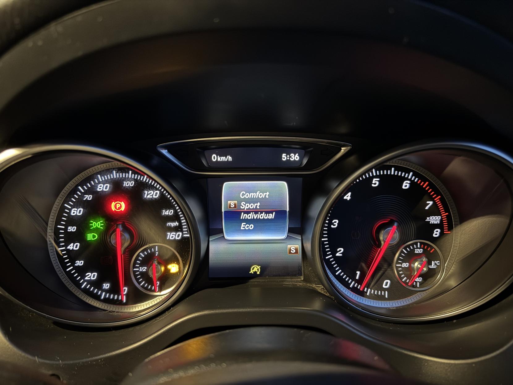 Mercedes-Benz GLA 1.6 GLA200 SE (Executive) SUV 5dr Petrol Manual Euro 6 (s/s) (156 ps)