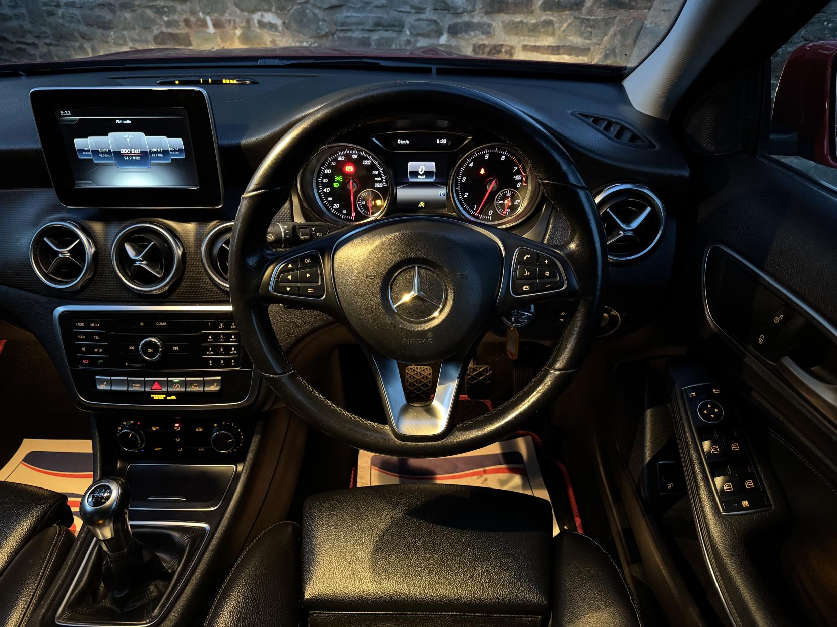 Mercedes-Benz GLA 1.6 GLA200 SE (Executive) SUV 5dr Petrol Manual Euro 6 (s/s) (156 ps)