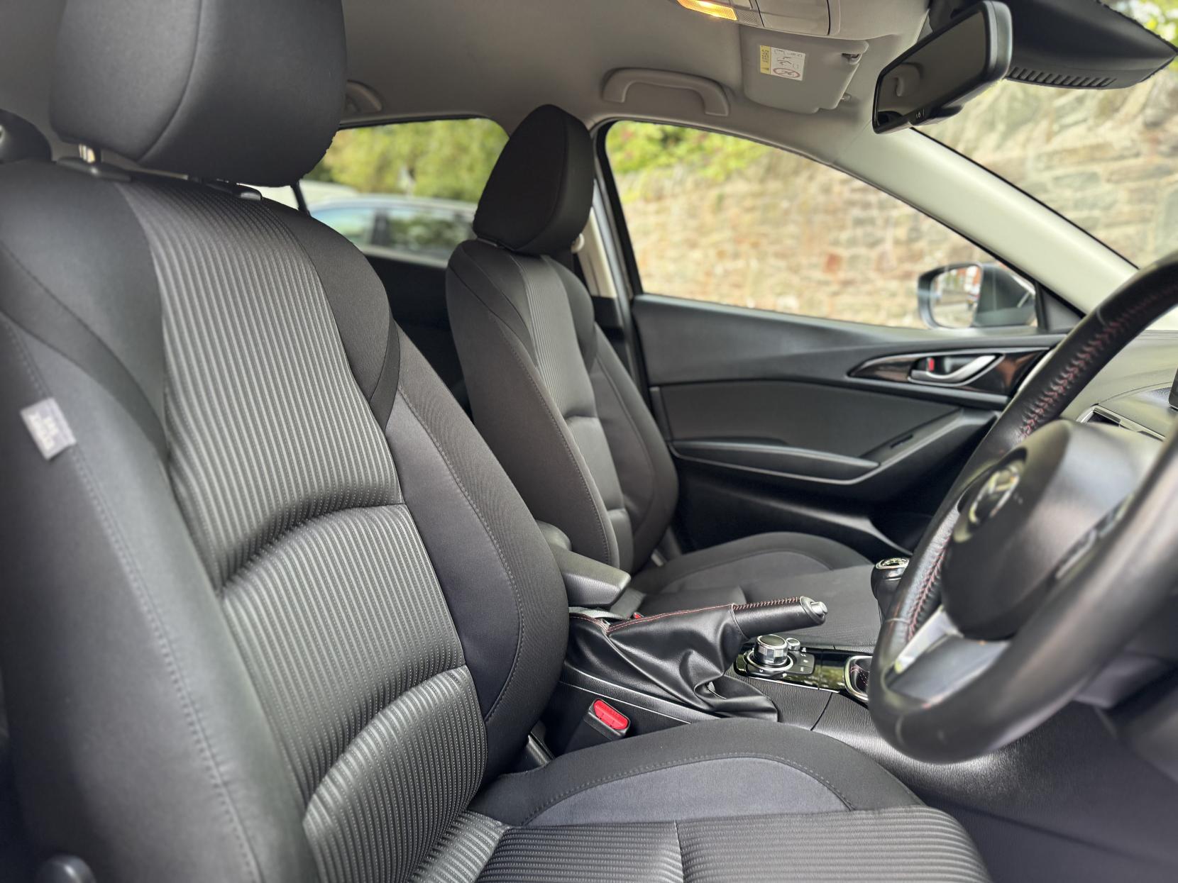 Mazda Mazda3 2.0 SKYACTIV-G SE-L Nav Hatchback 5dr Petrol Manual Euro 5 (s/s) (120 ps)