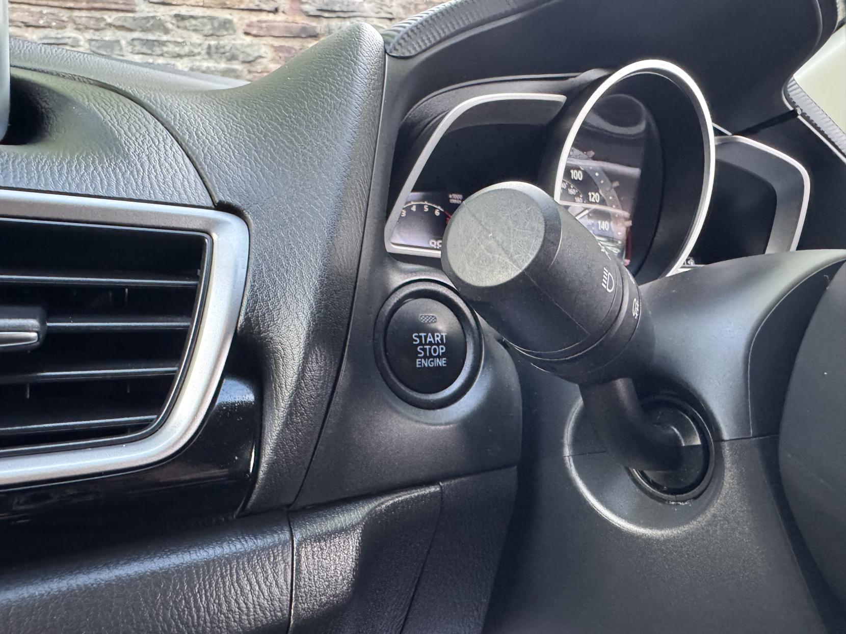 Mazda Mazda3 2.0 SKYACTIV-G SE-L Nav Hatchback 5dr Petrol Manual Euro 5 (s/s) (120 ps)