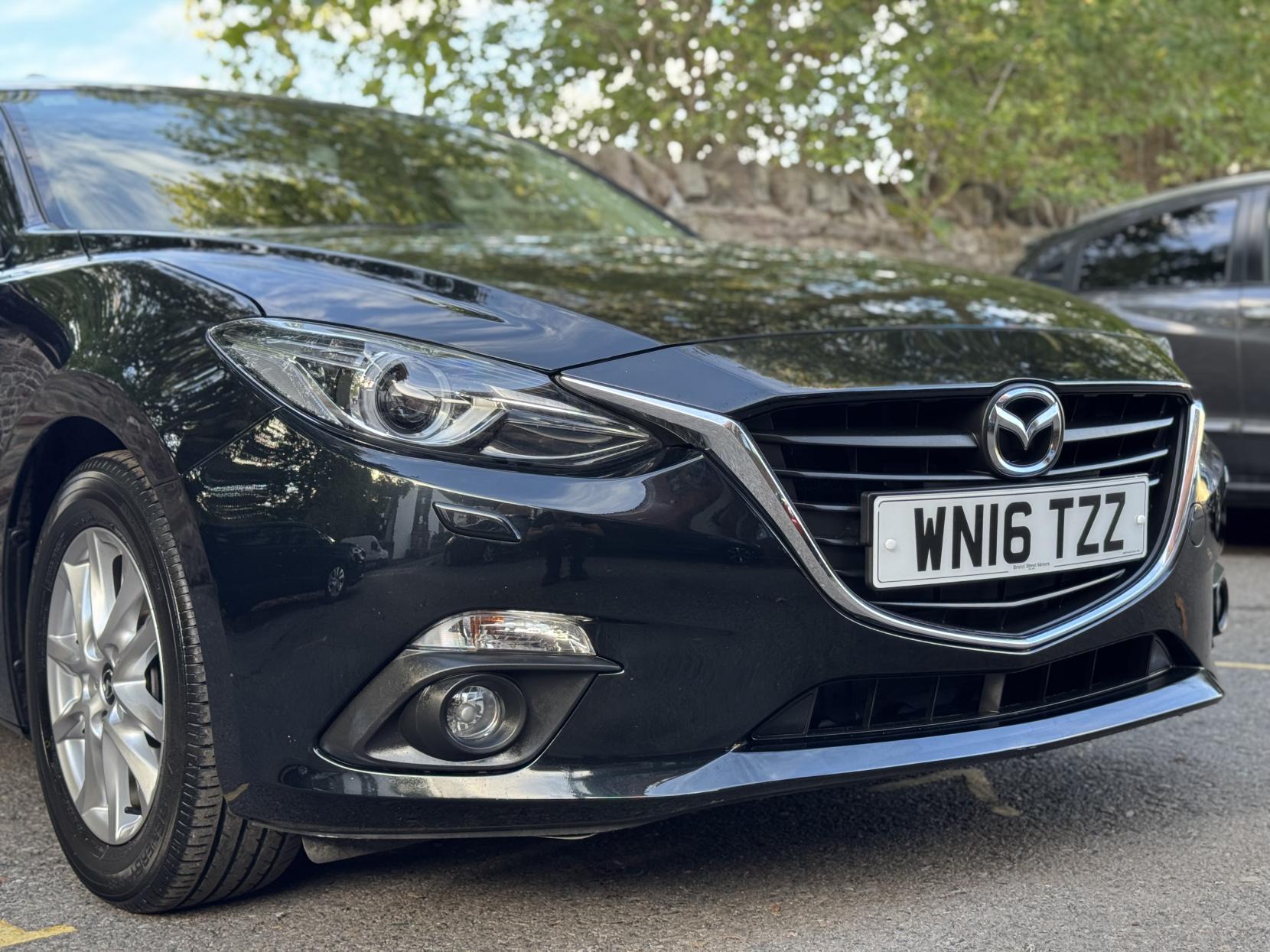 Mazda Mazda3 2.0 SKYACTIV-G SE-L Nav Hatchback 5dr Petrol Manual Euro 5 (s/s) (120 ps)