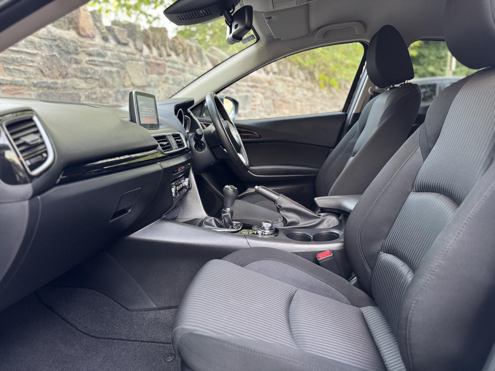 Mazda Mazda3 2.0 SKYACTIV-G SE-L Nav Hatchback 5dr Petrol Manual Euro 5 (s/s) (120 ps)