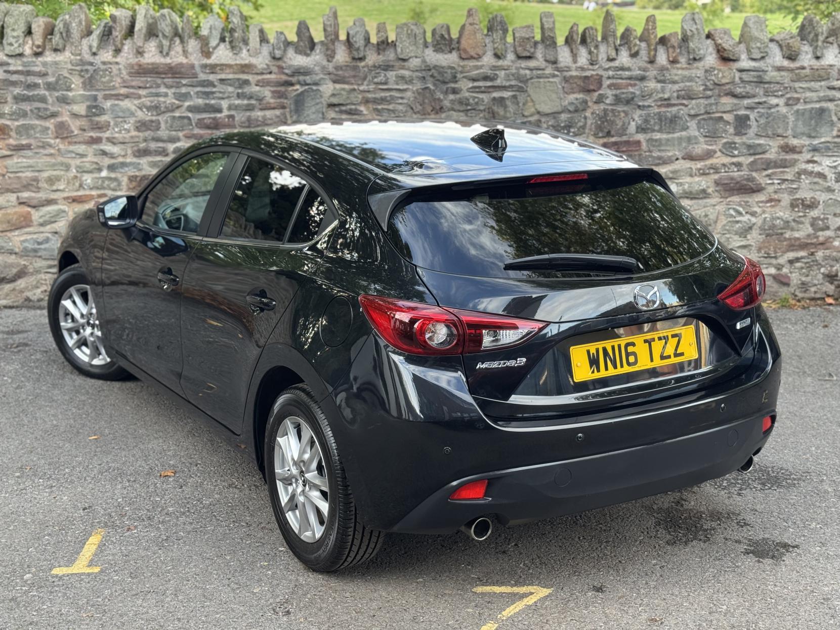 Mazda Mazda3 2.0 SKYACTIV-G SE-L Nav Hatchback 5dr Petrol Manual Euro 5 (s/s) (120 ps)