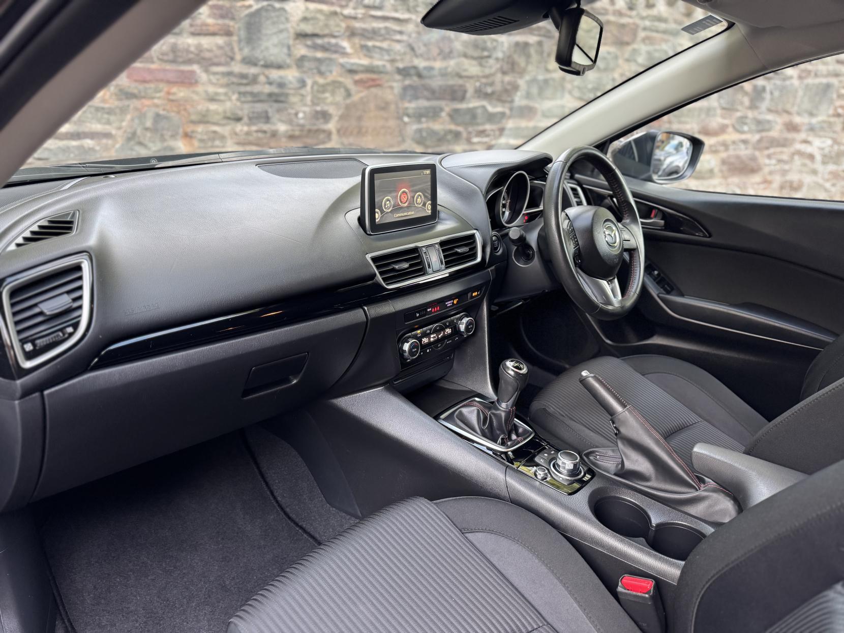 Mazda Mazda3 2.0 SKYACTIV-G SE-L Nav Hatchback 5dr Petrol Manual Euro 5 (s/s) (120 ps)