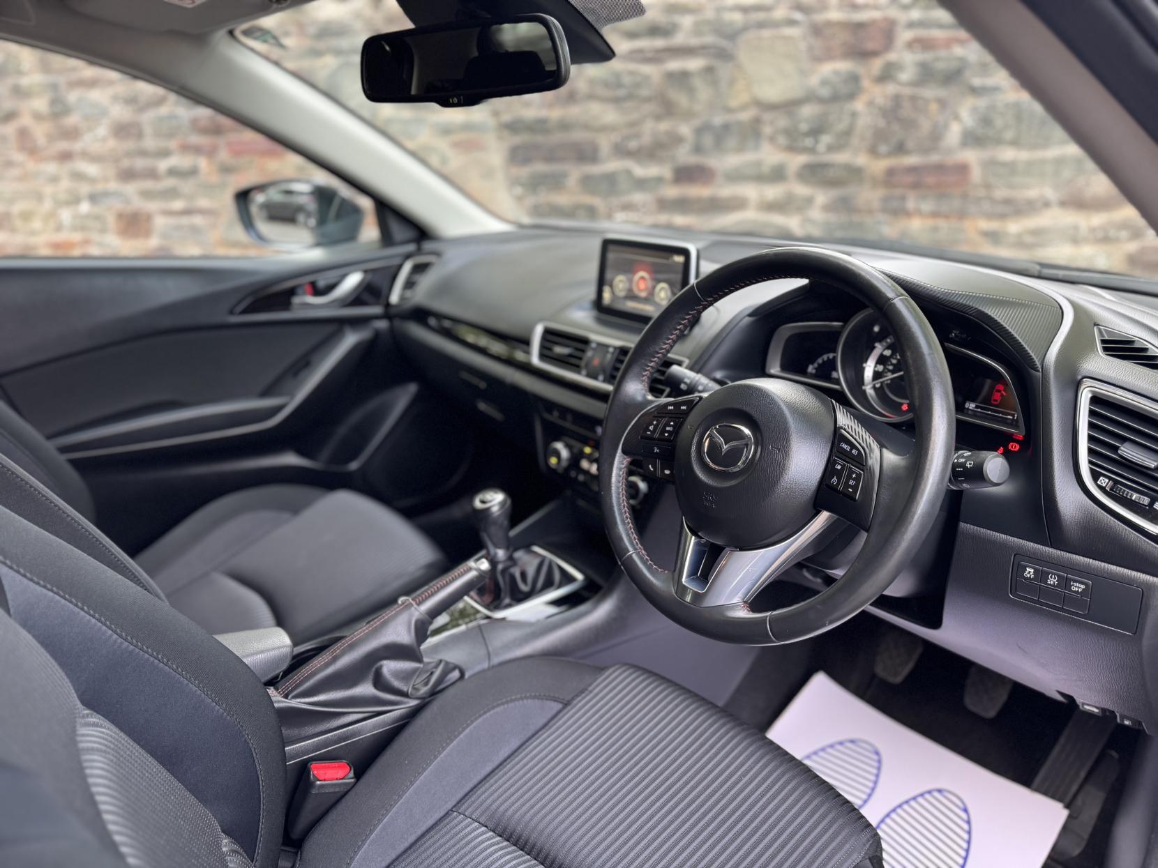 Mazda Mazda3 2.0 SKYACTIV-G SE-L Nav Hatchback 5dr Petrol Manual Euro 5 (s/s) (120 ps)