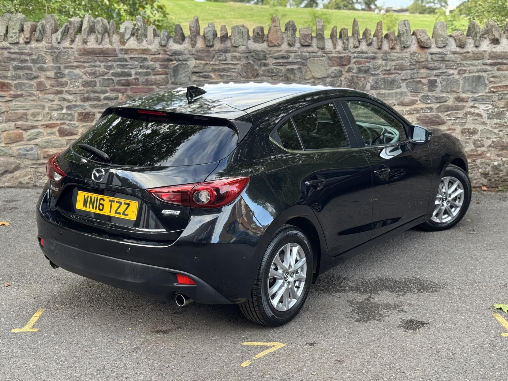 Mazda Mazda3 2.0 SKYACTIV-G SE-L Nav Hatchback 5dr Petrol Manual Euro 5 (s/s) (120 ps)