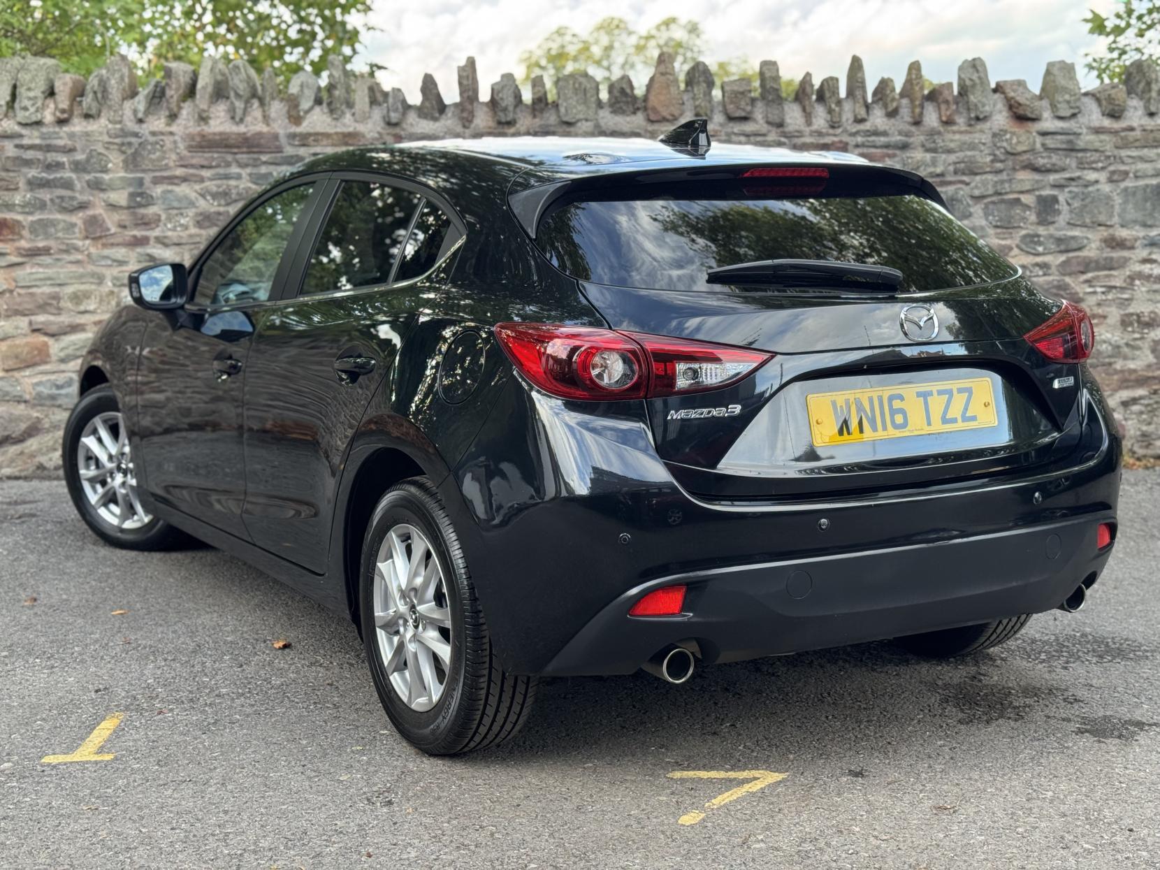 Mazda Mazda3 2.0 SKYACTIV-G SE-L Nav Hatchback 5dr Petrol Manual Euro 5 (s/s) (120 ps)