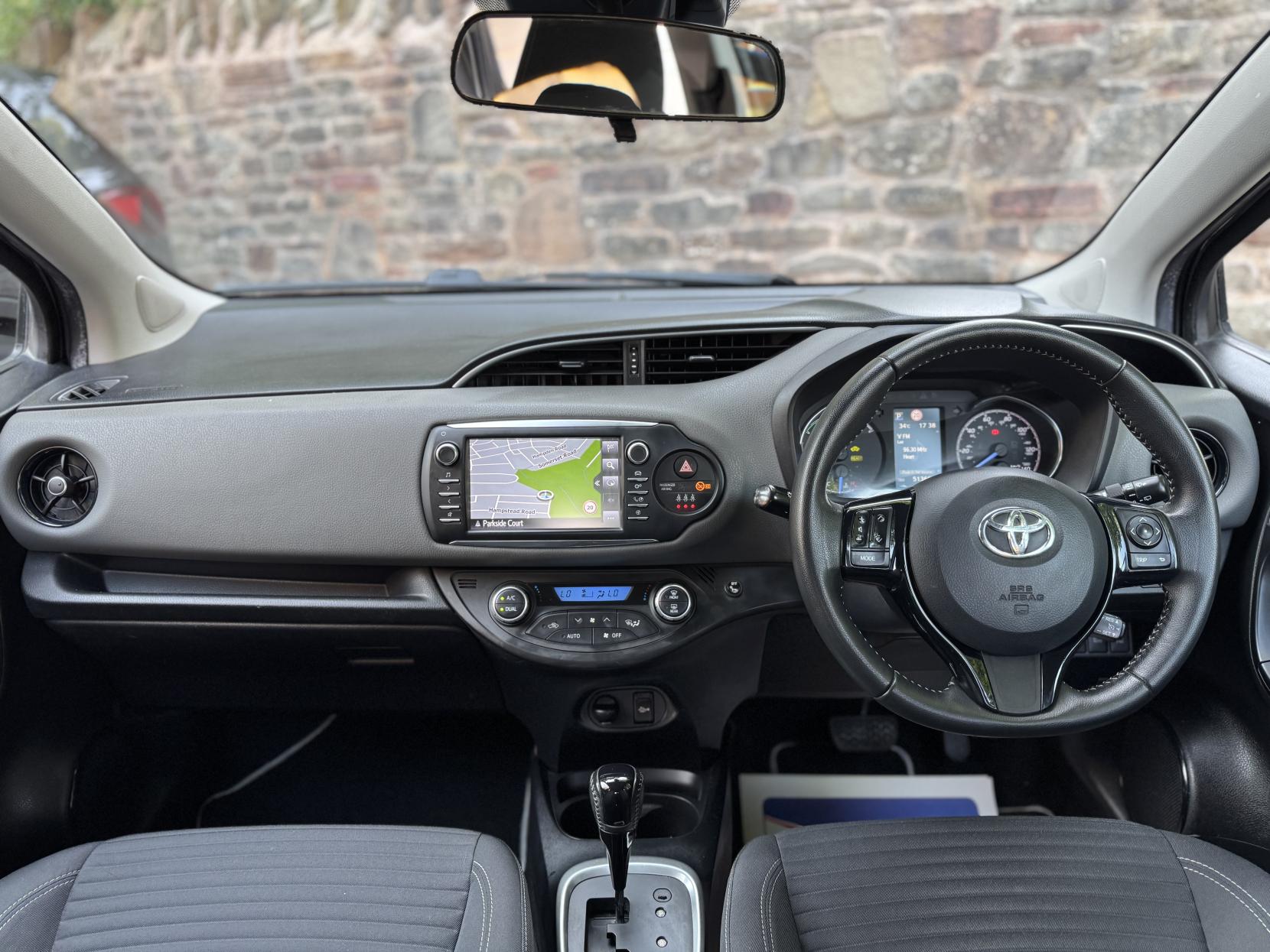 Toyota Yaris 1.5 VVT-h Icon Tech Hatchback 5dr Petrol Hybrid E-CVT Euro 6 (s/s) (100 ps)