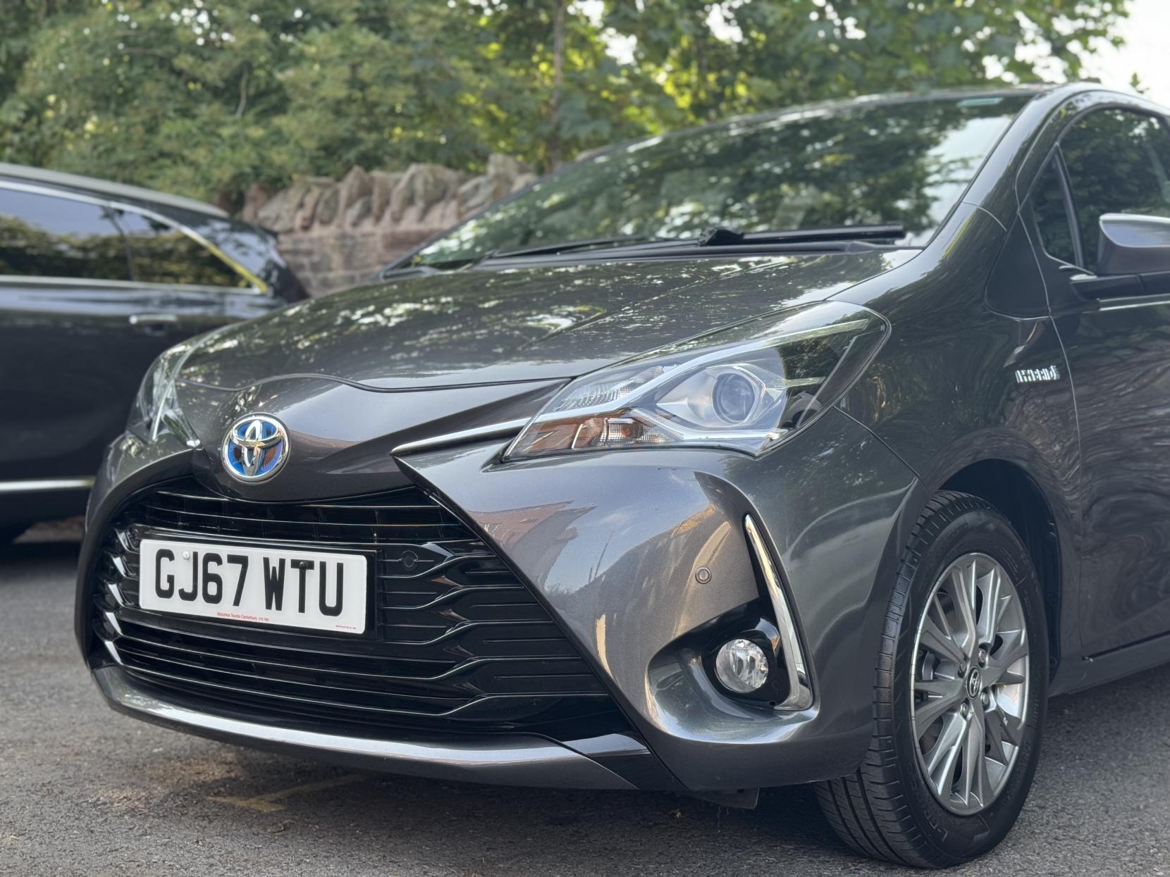 Toyota Yaris 1.5 VVT-h Icon Tech Hatchback 5dr Petrol Hybrid E-CVT Euro 6 (s/s) (100 ps)