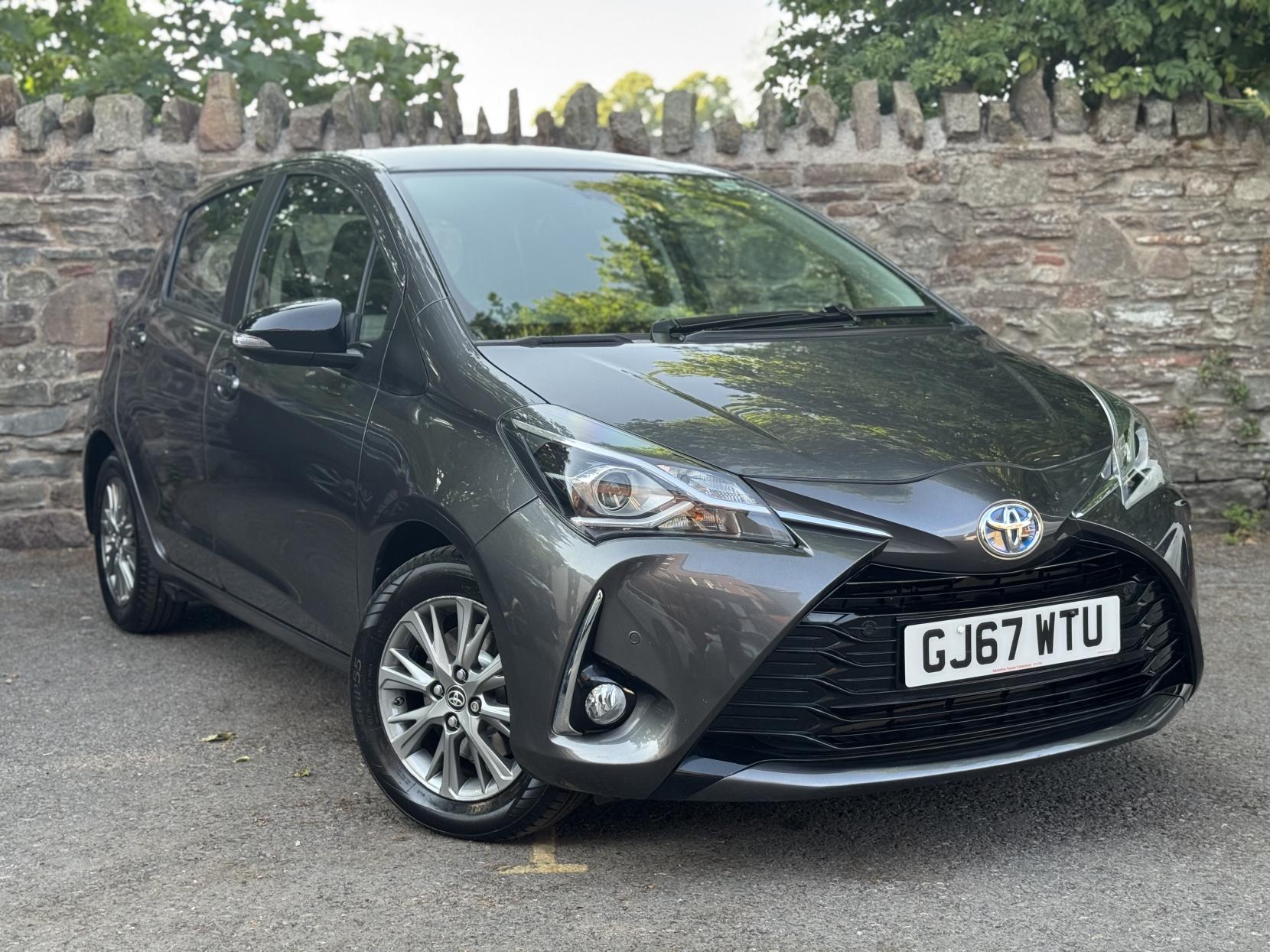 Toyota Yaris 1.5 VVT-h Icon Tech Hatchback 5dr Petrol Hybrid E-CVT Euro 6 (s/s) (100 ps)